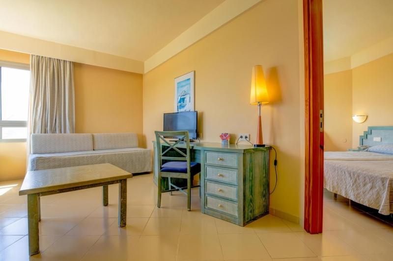 Family Room photo 2