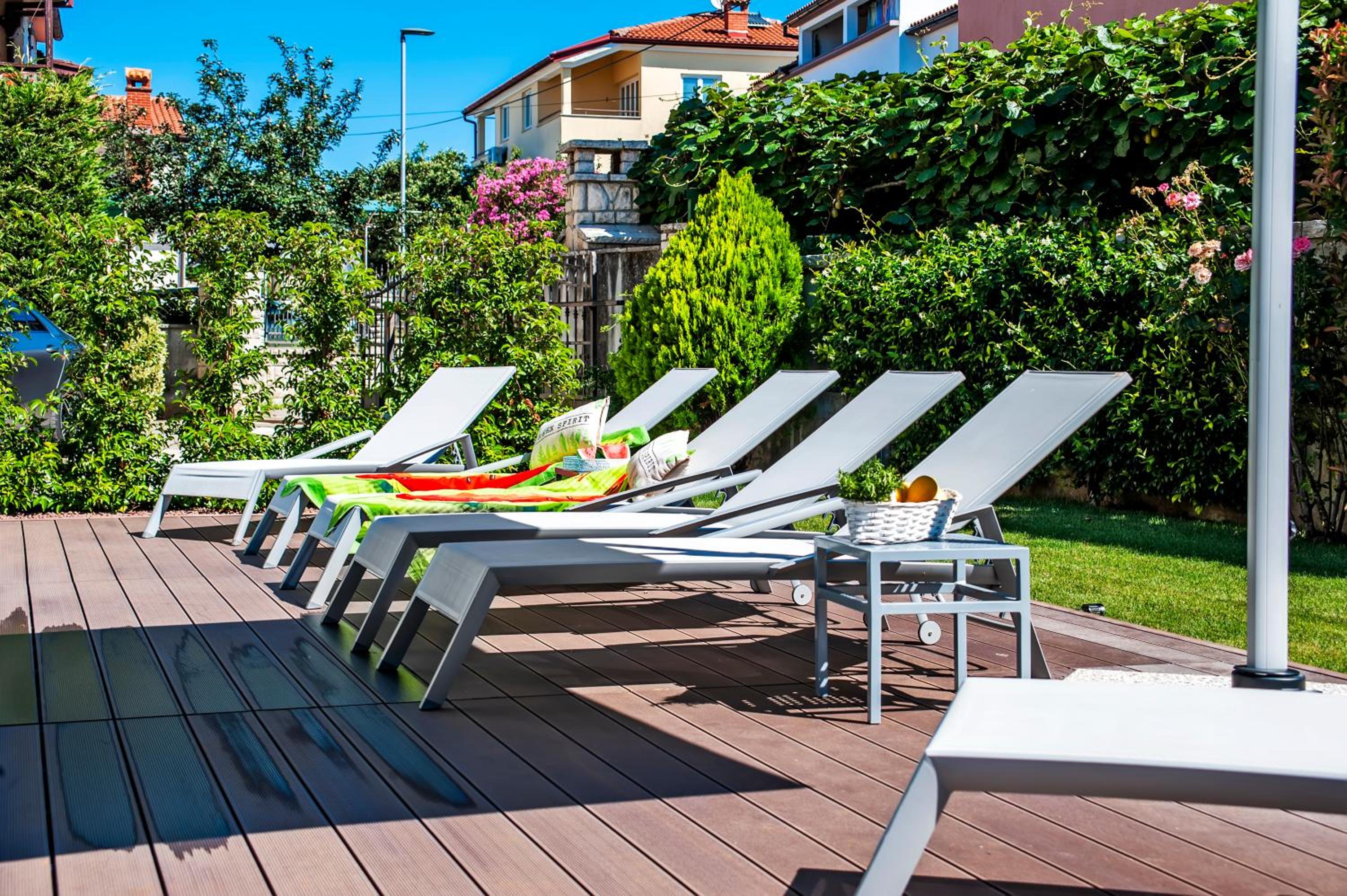 Four-Bedroom Apartment with Terrace - Photo 40