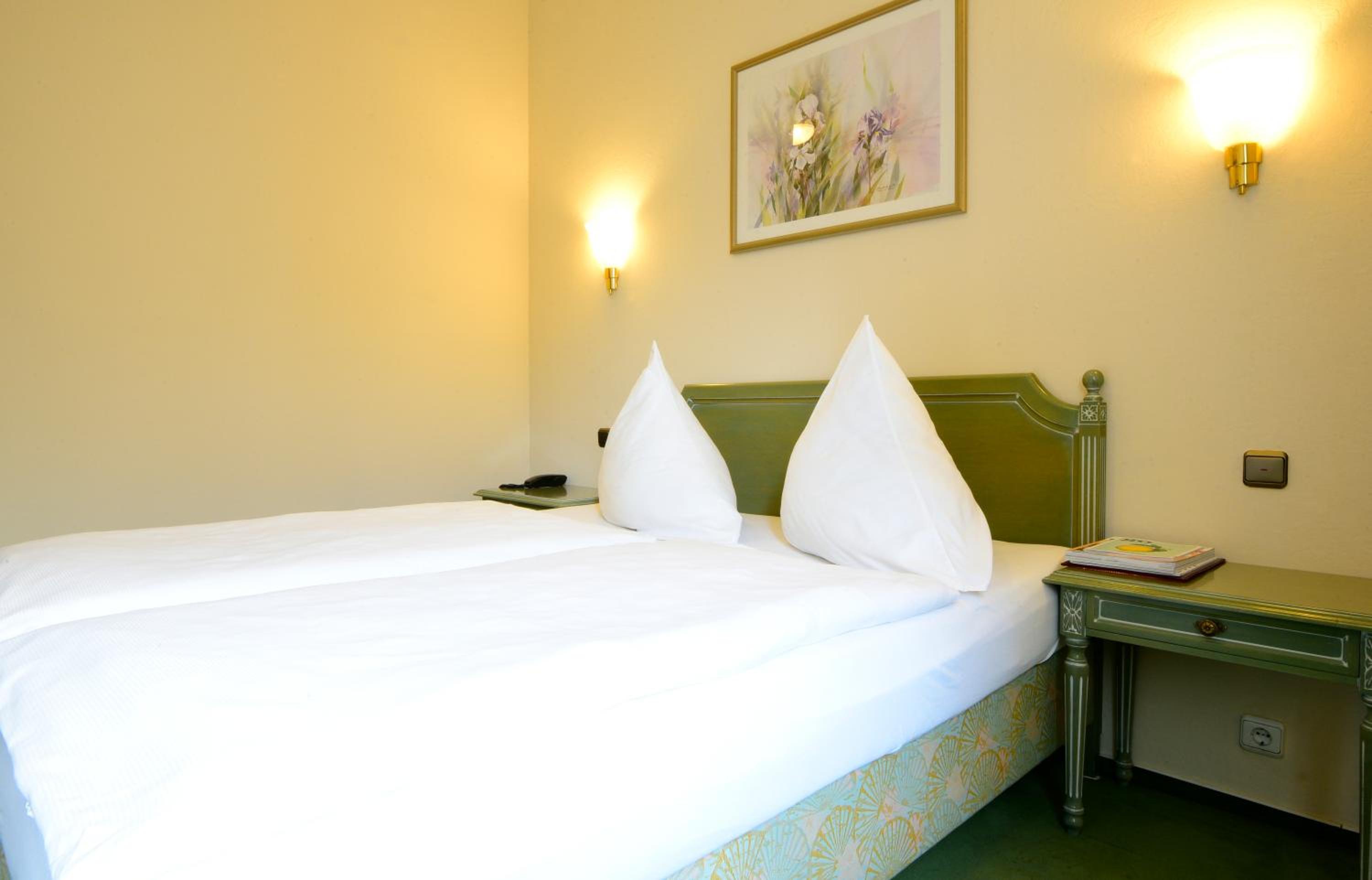 Double Room - Photo 7