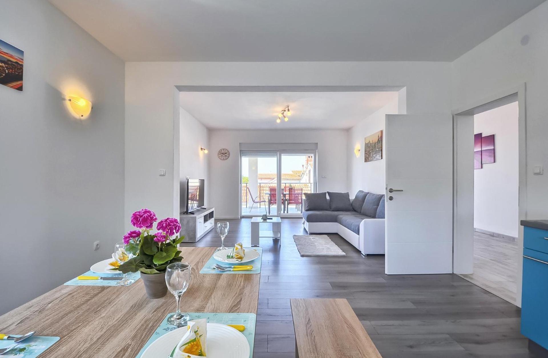 Two-Bedroom Apartment With Terrace And Sea View photo 1