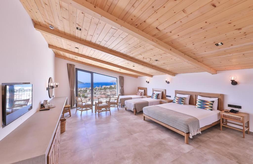 Quadruple Room with Sea View - Photo 1