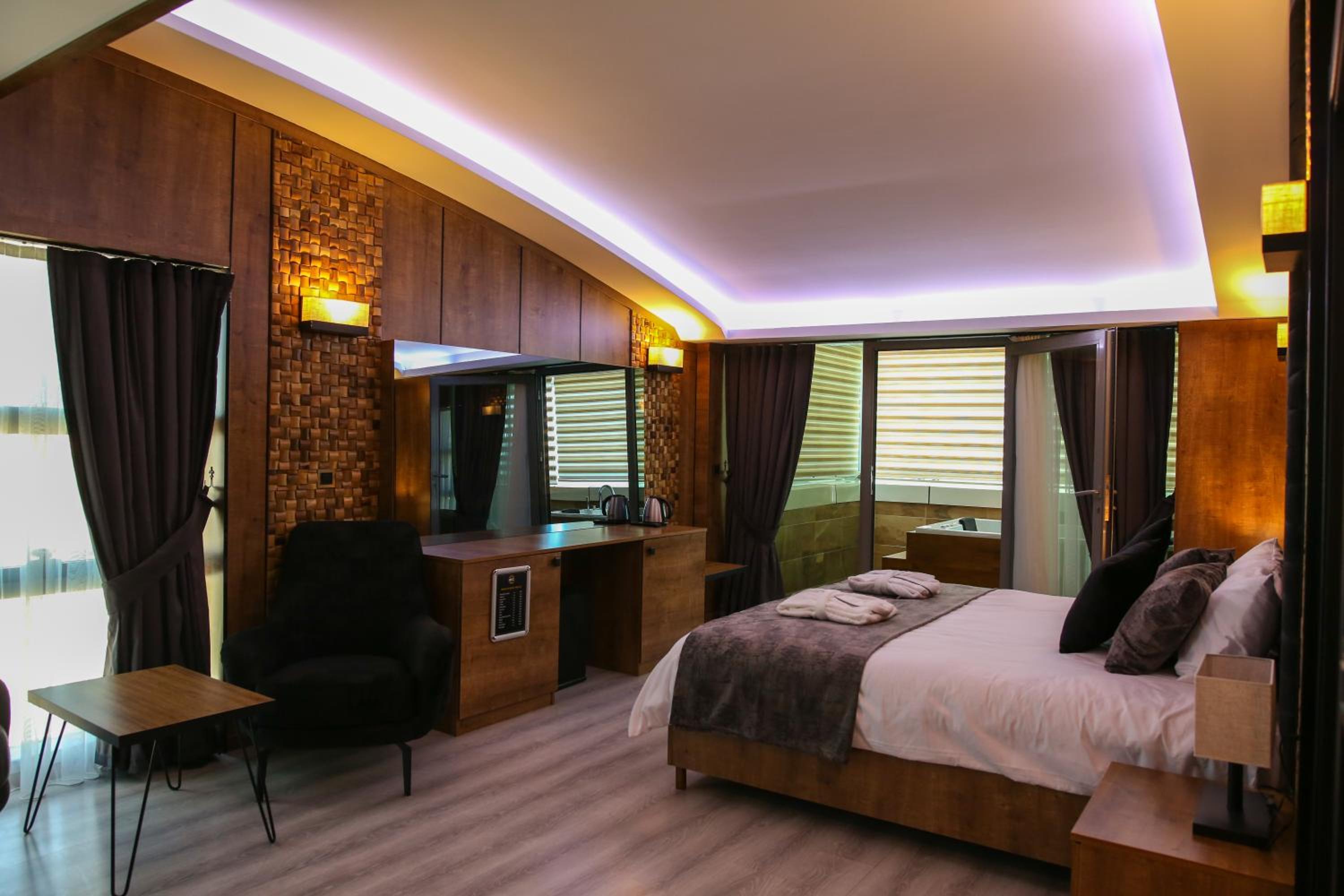 Suite with Balcony