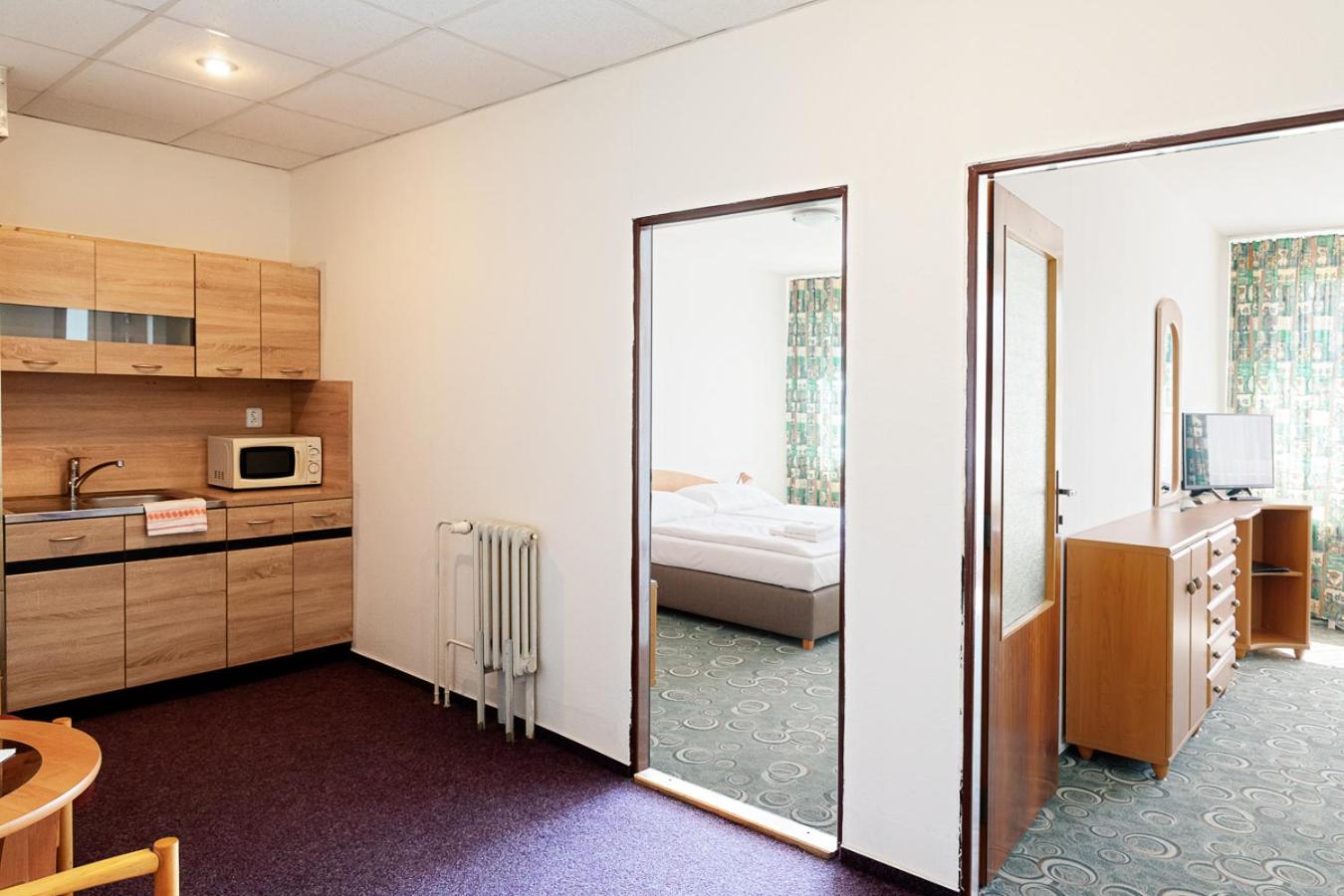 Apartment (4 Adults)