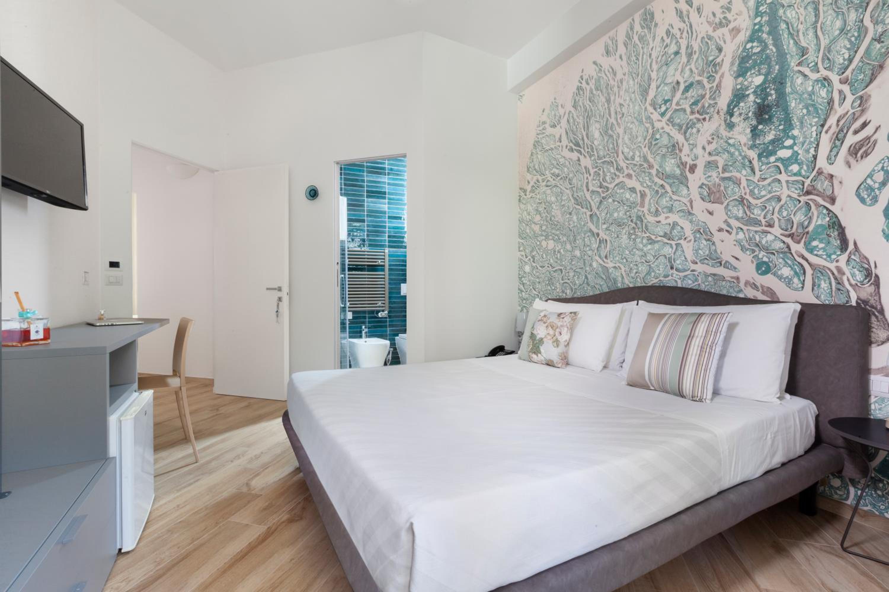 Standard Double Room photo 2