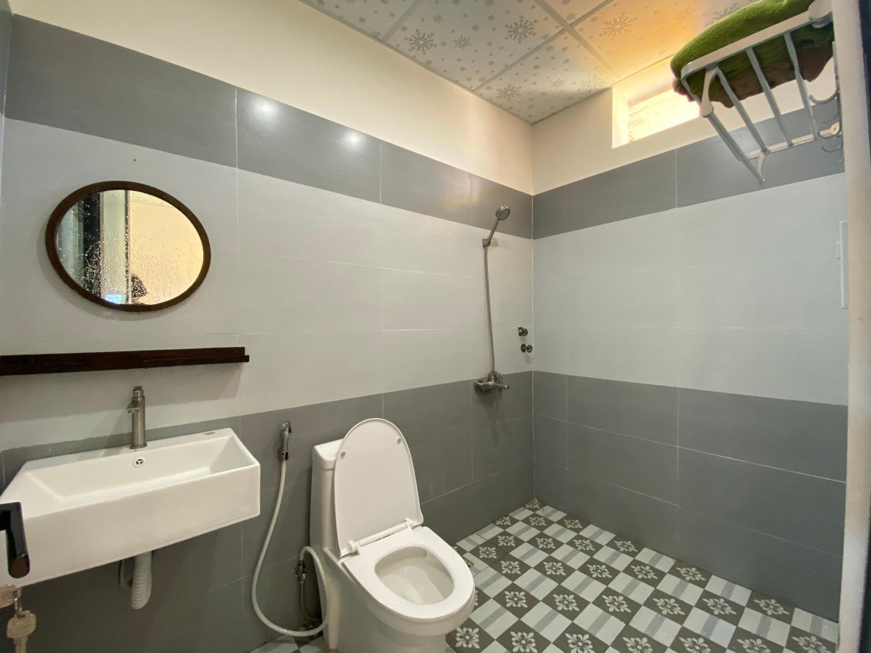8-Bed Mixed Dormitory Room photo 1