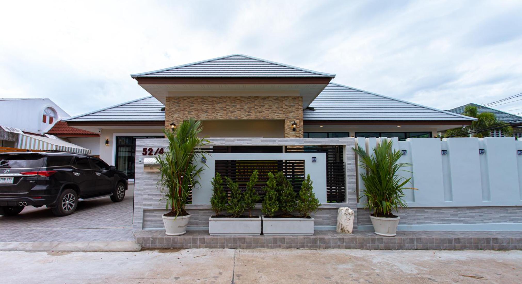 Villa with Private Pool - Photo 3