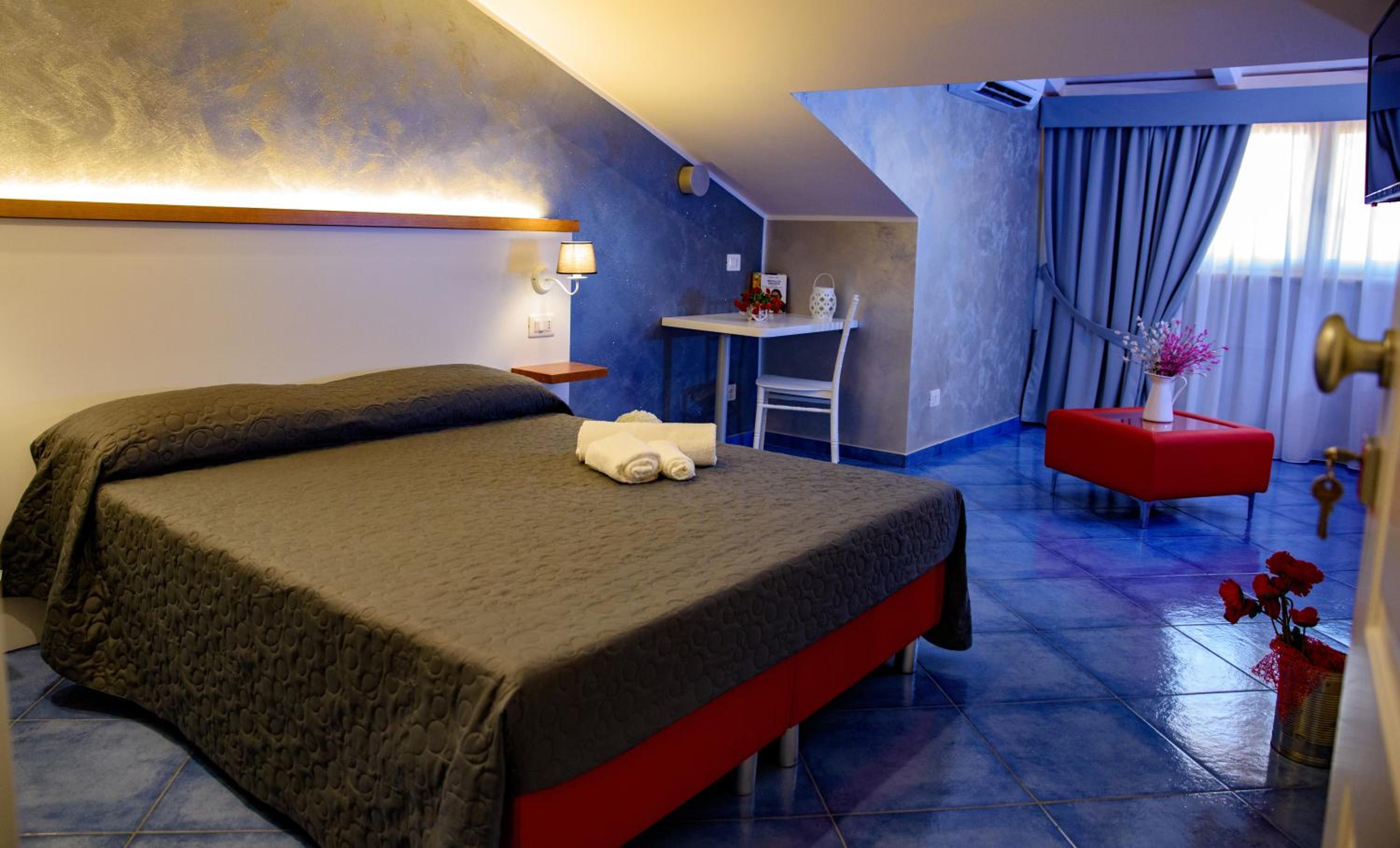 Superior Queen Room with Two Queen Beds photo 2