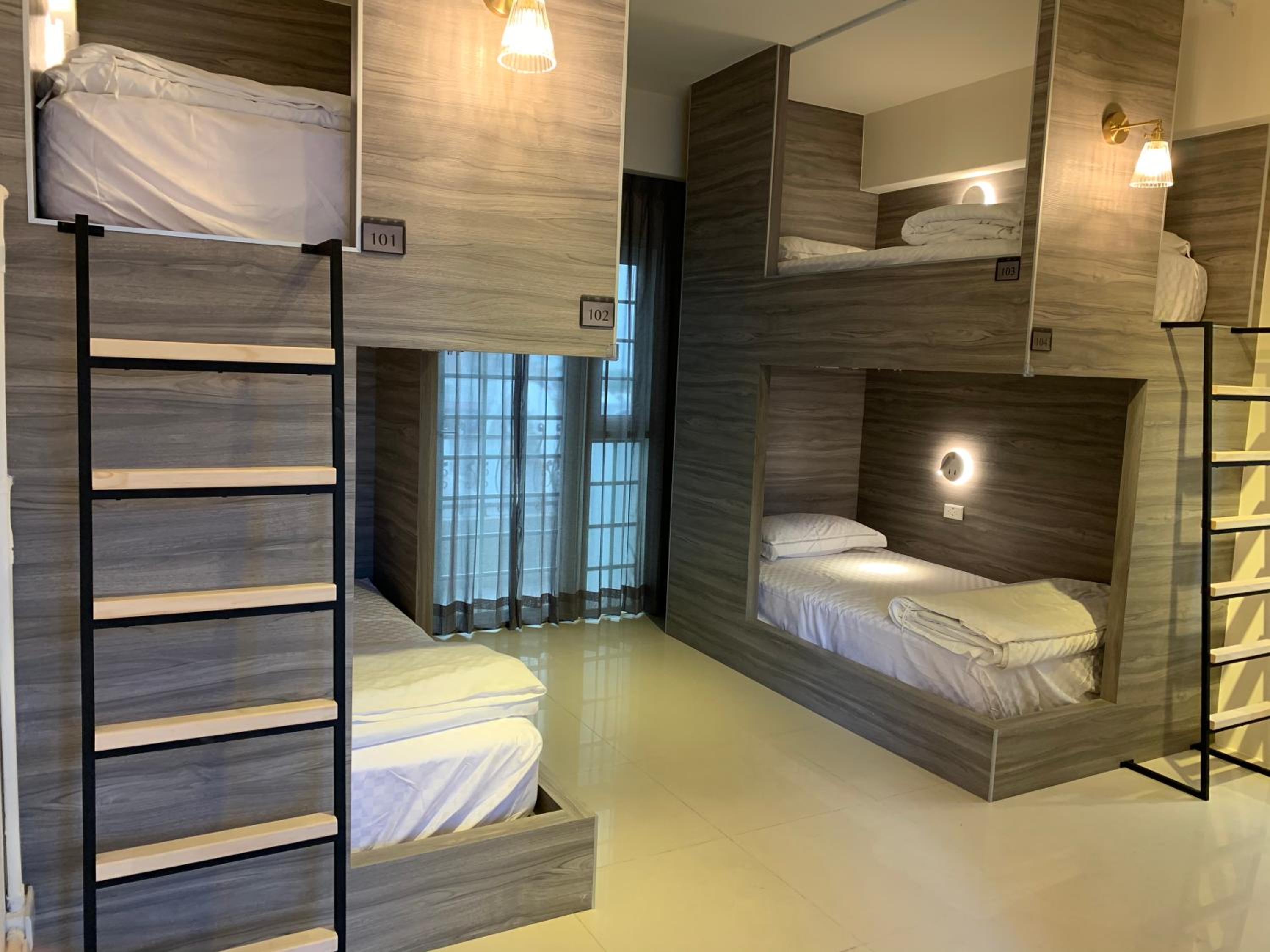 4-Bed Mixed Dormitory Room photo 1