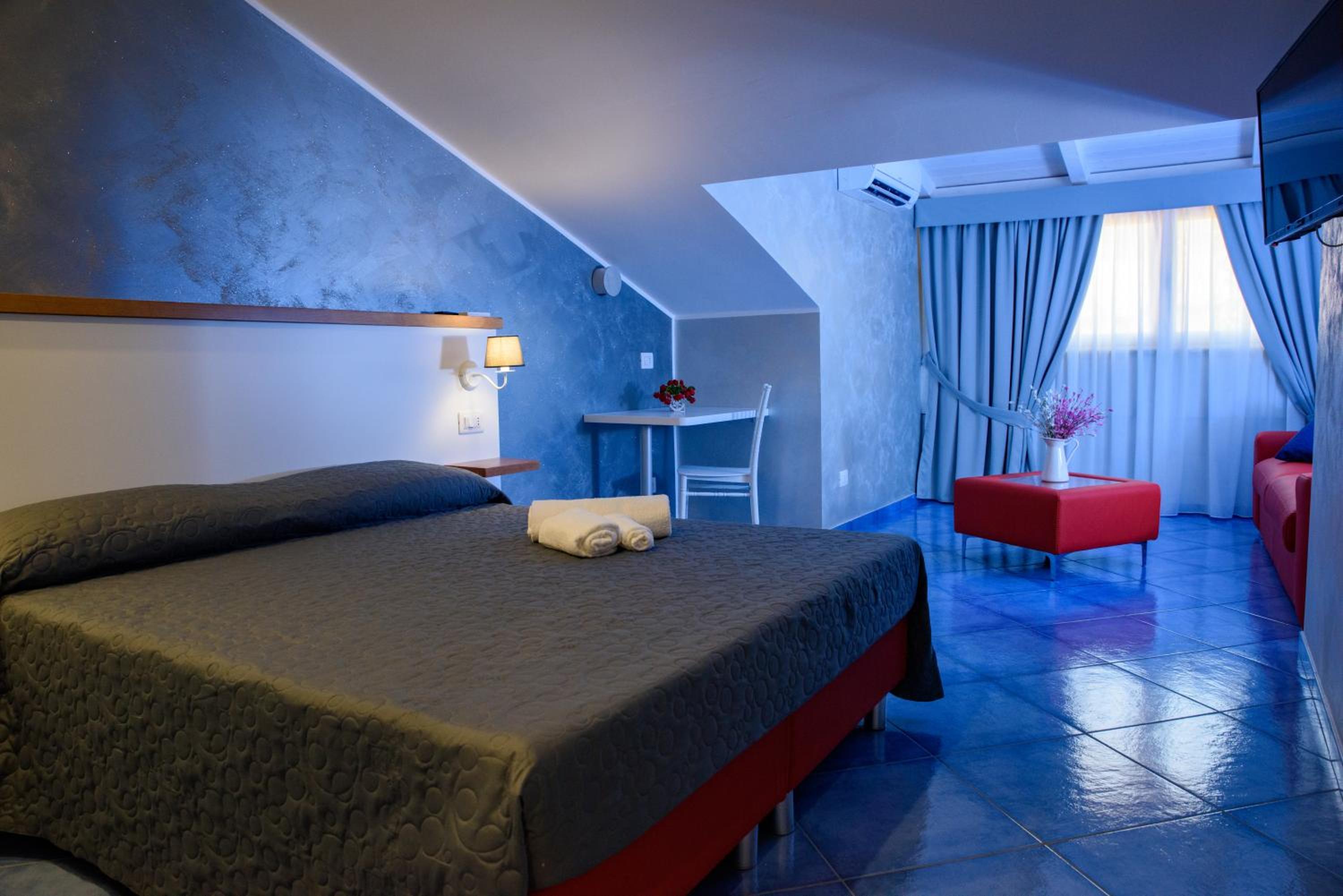 Superior Queen Room with Two Queen Beds photo 1