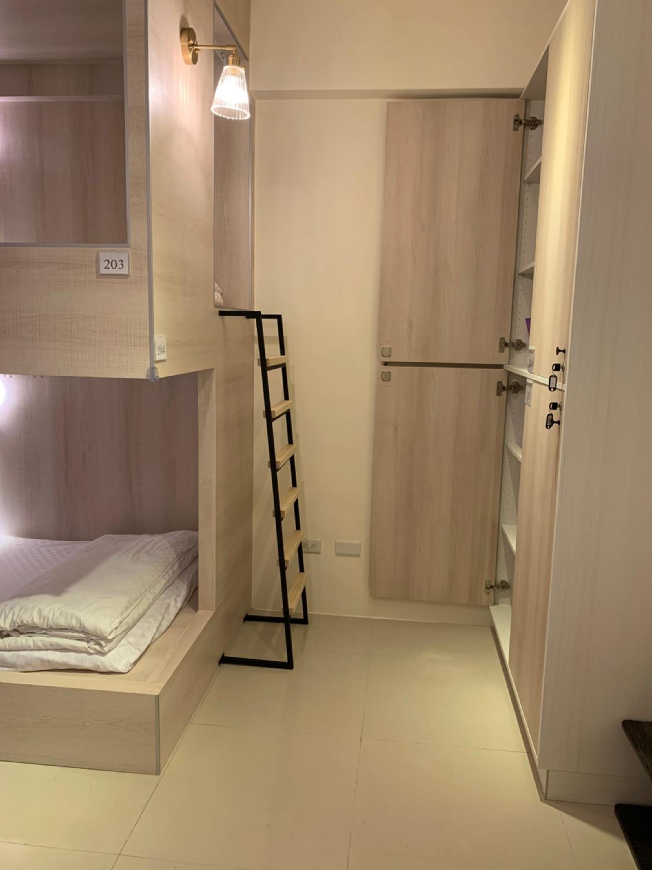 Bed in 4-Bed Female Dormitory Room photo 1