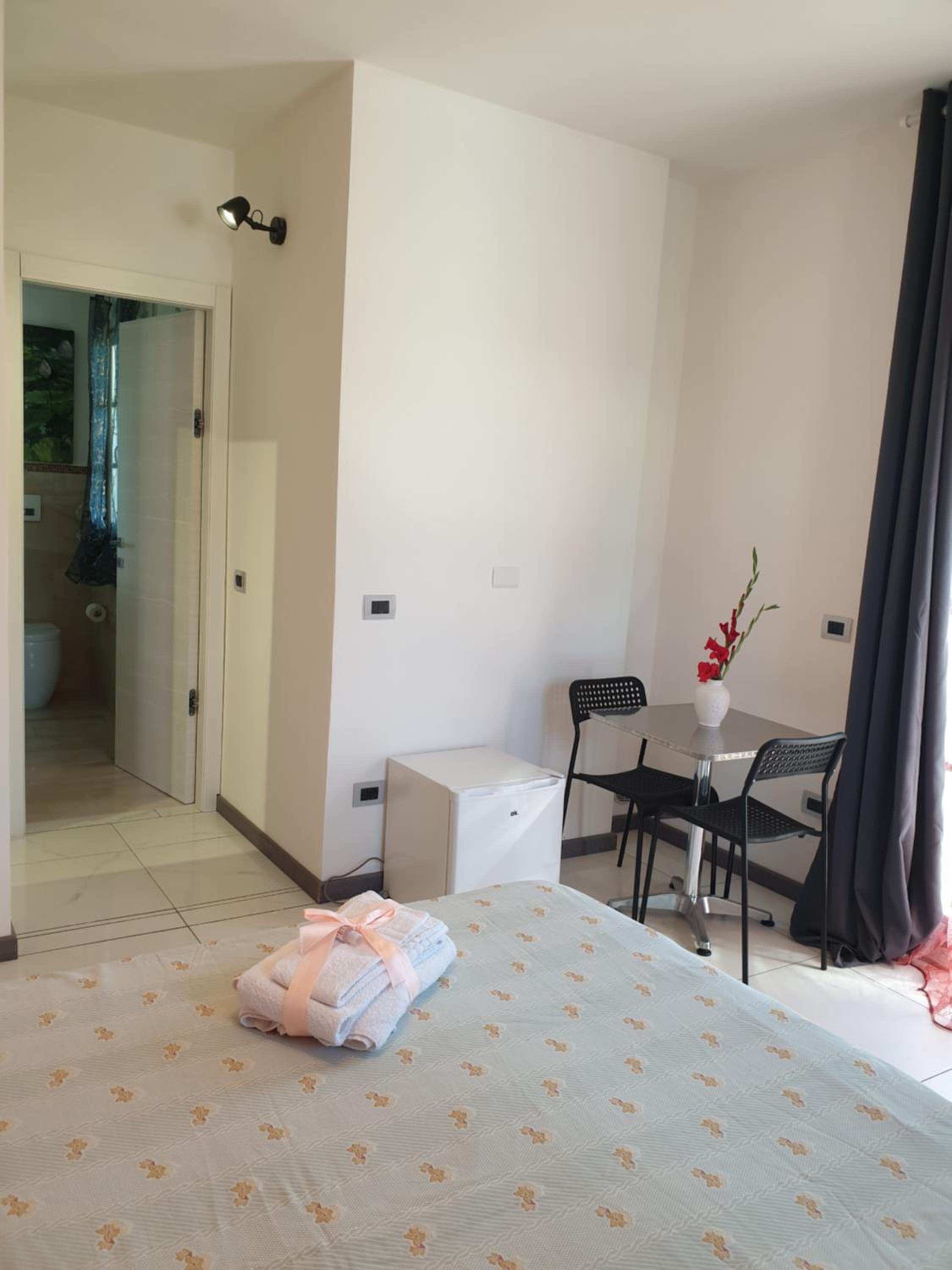 Double Room with Private Bathroom - Photo 11