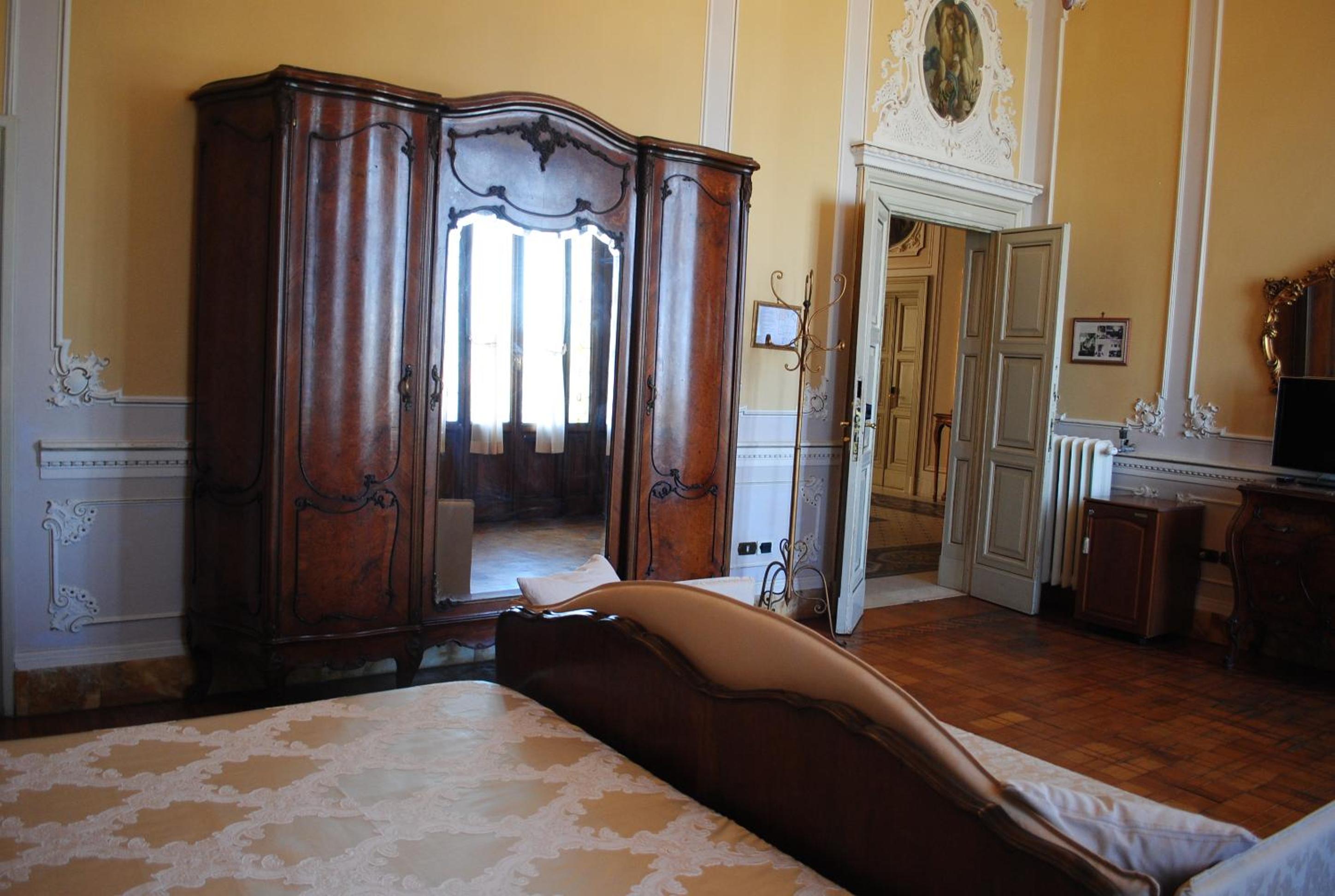 Junior Suite with Balcony and Sea View