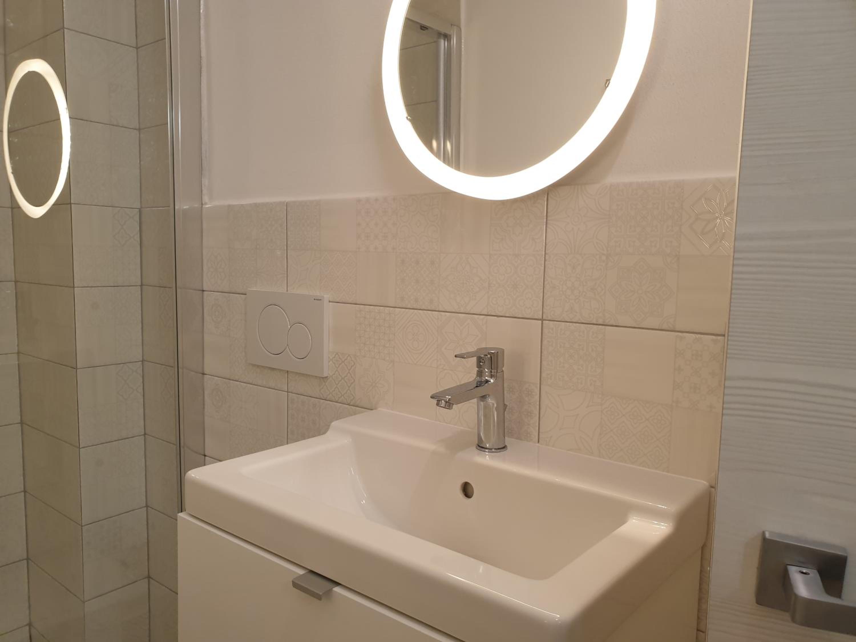 Triple Room with Private External Bathroom - Photo 9