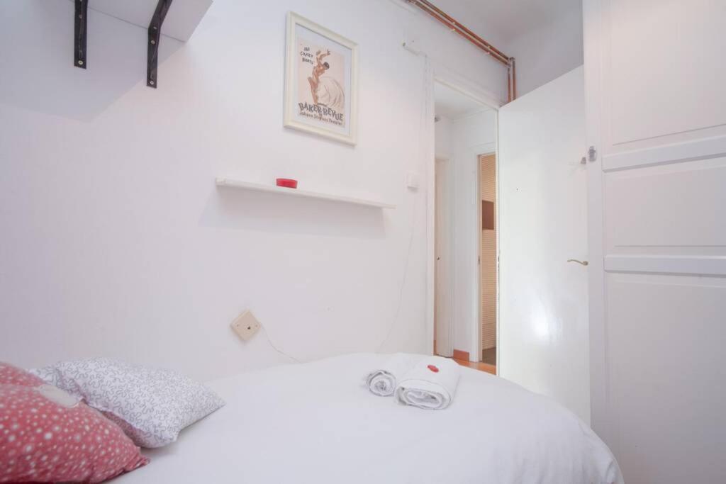 Three-Bedroom Apartment photo 2