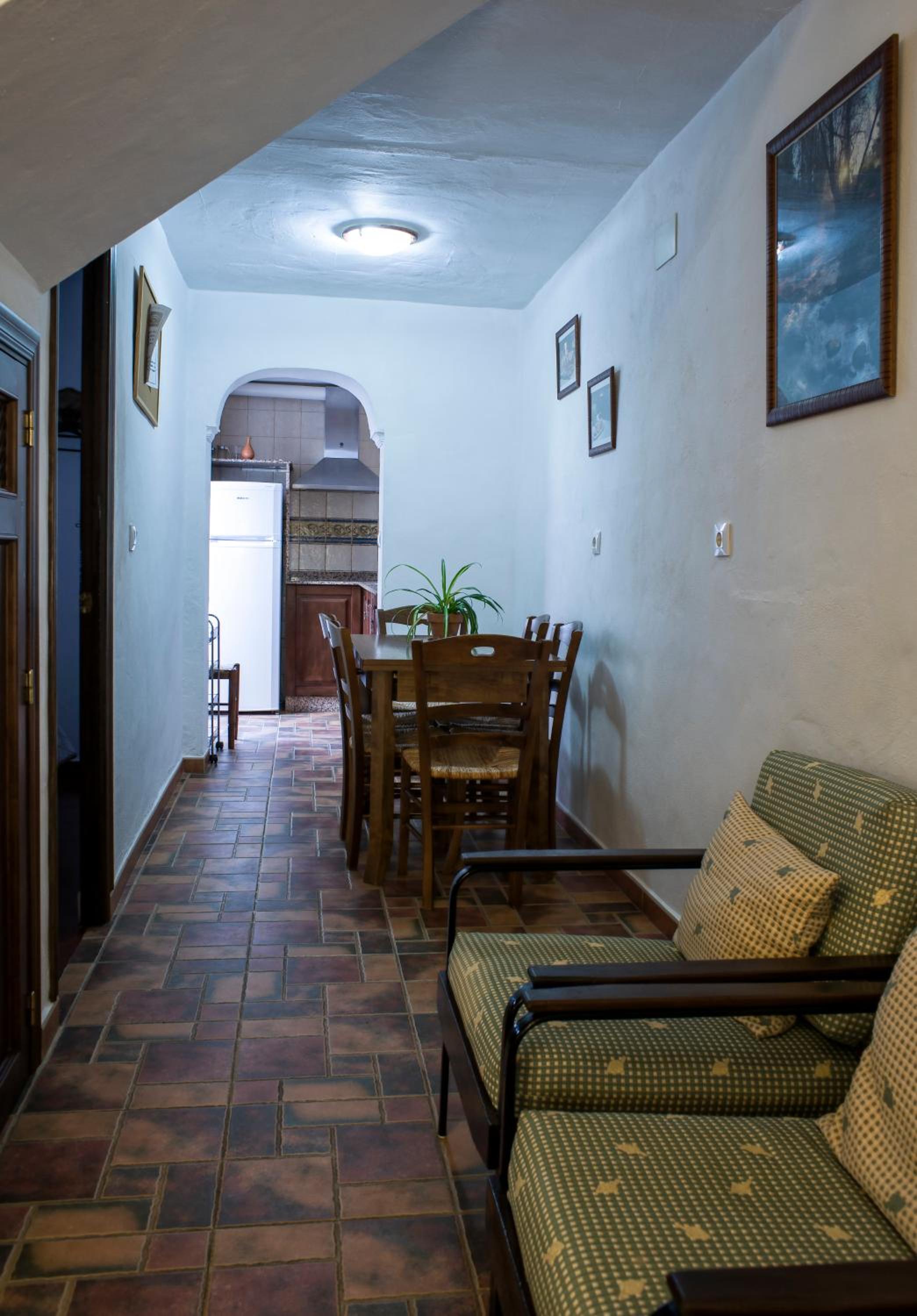 Three-Bedroom Apartment - Photo 6