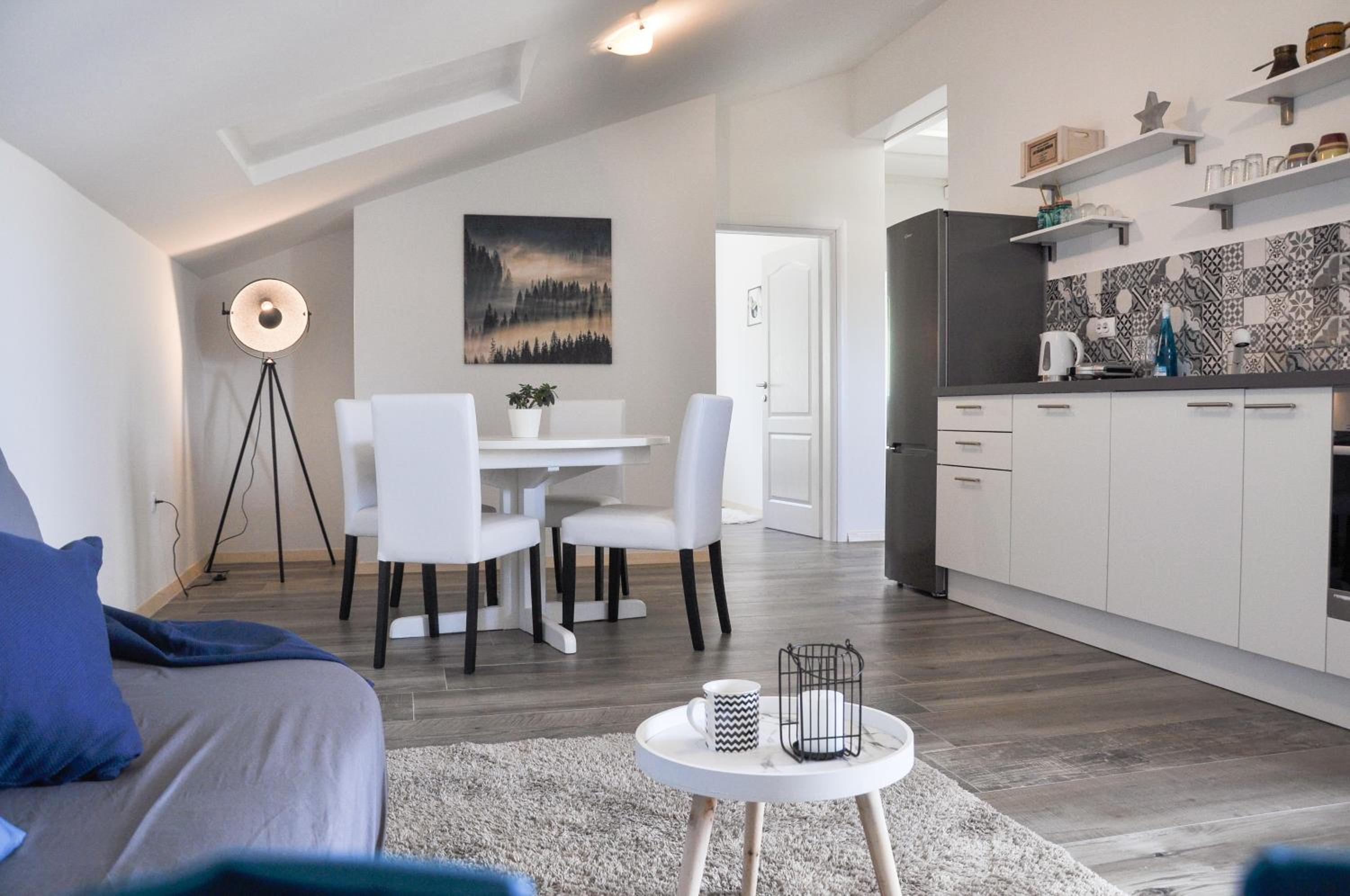 One-Bedroom Apartment - Photo 7
