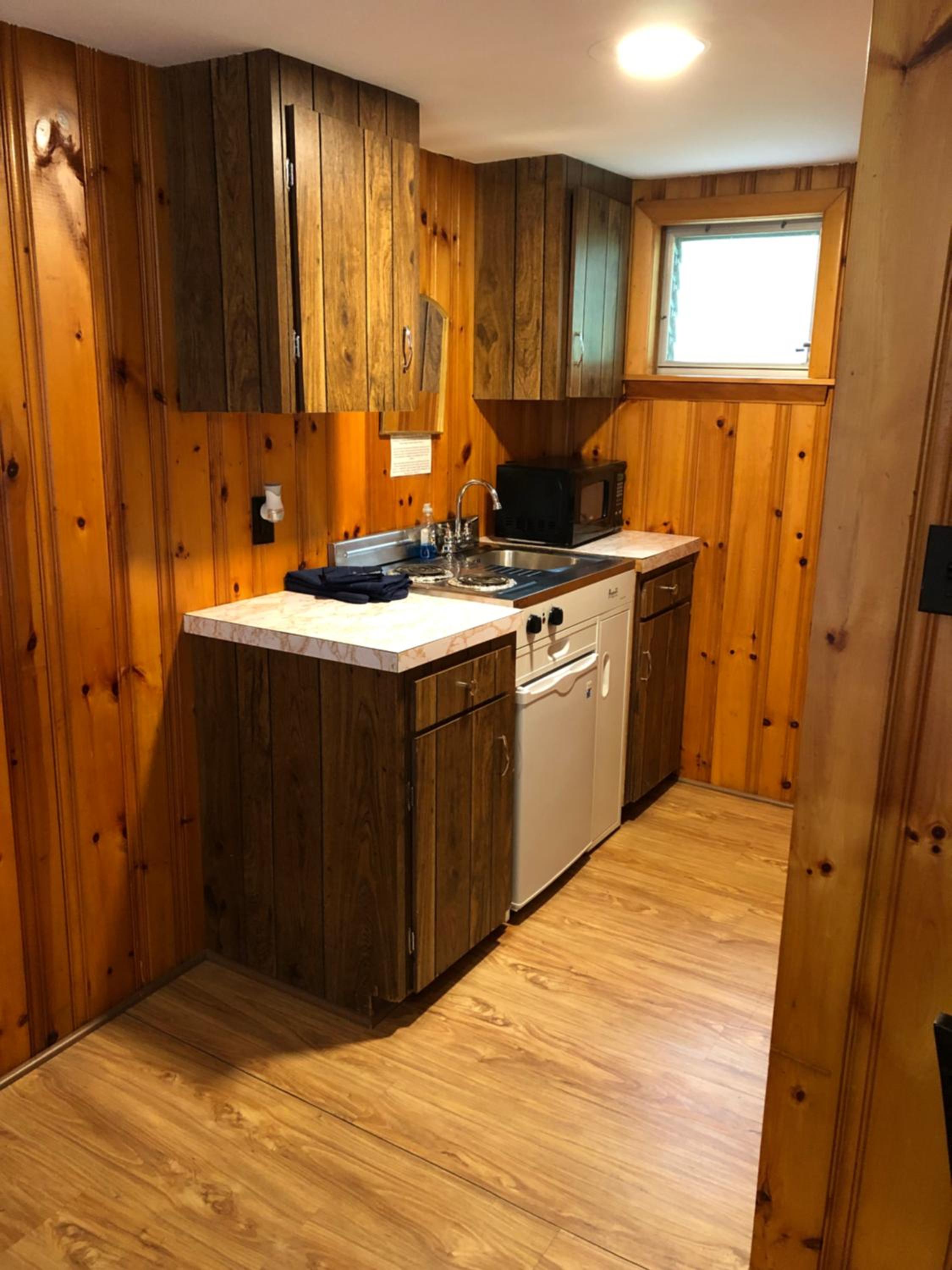 Room 14 - One Room Cabin - Photo 5