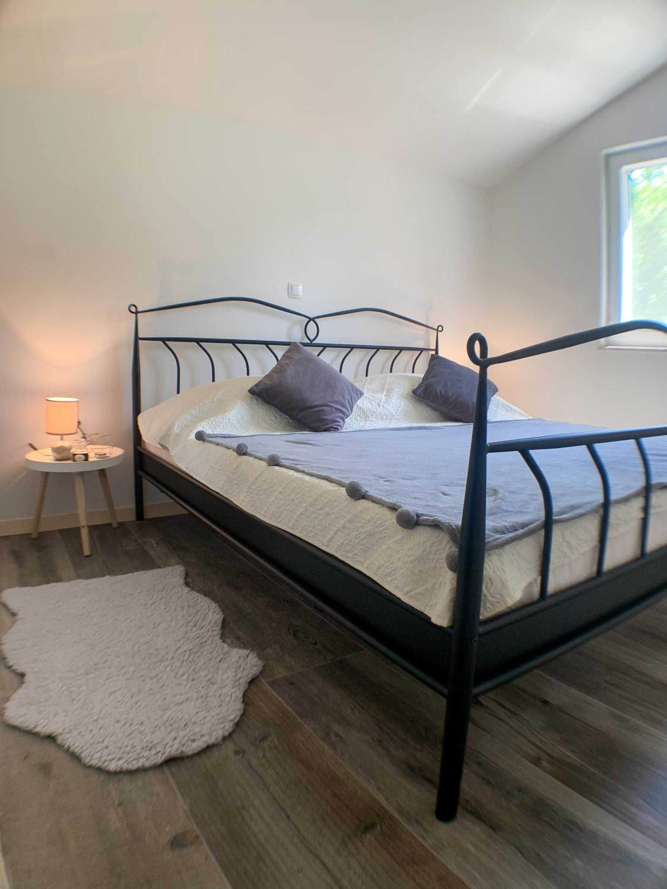 One-Bedroom Apartment - Photo 10