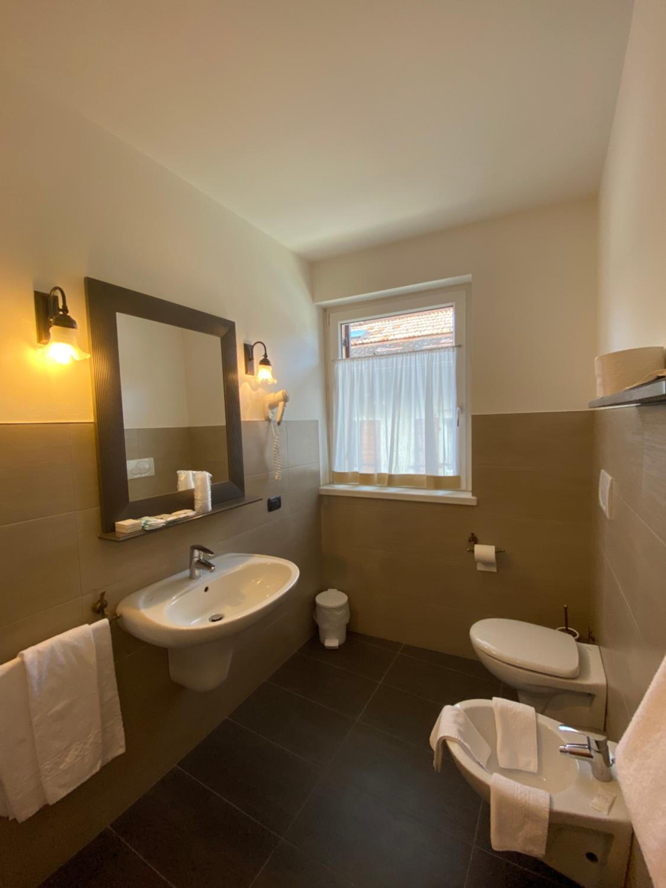 Double or Twin Room photo 2