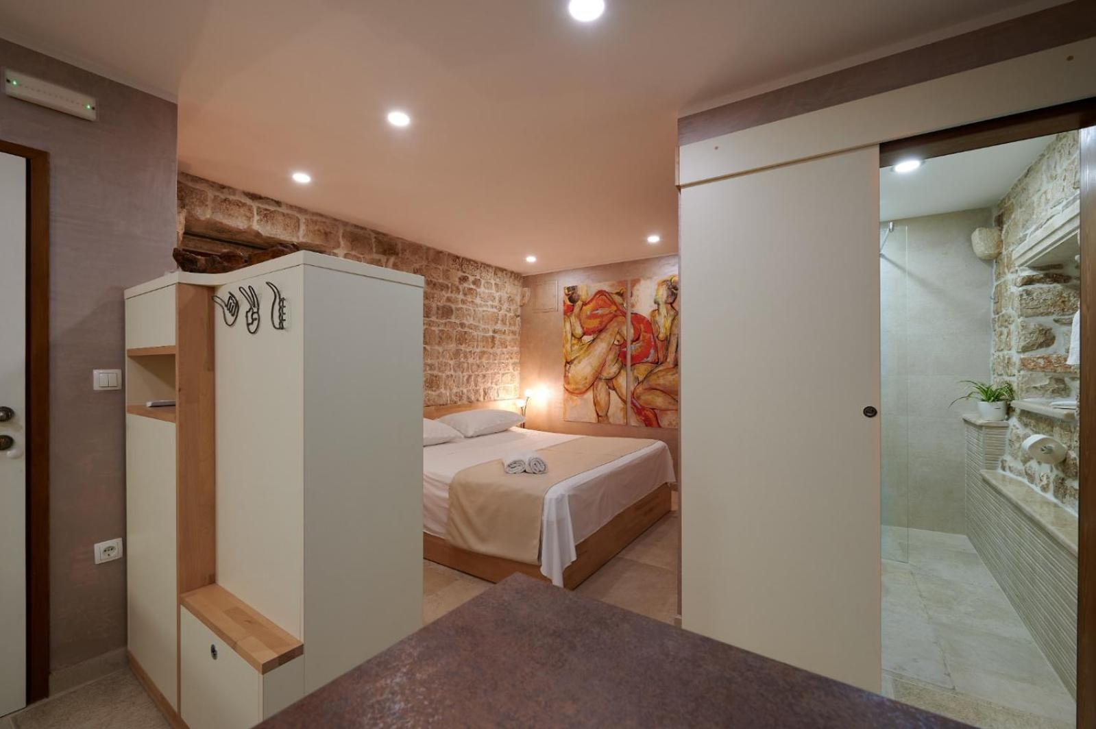 Deluxe Apartment with jacuzzi