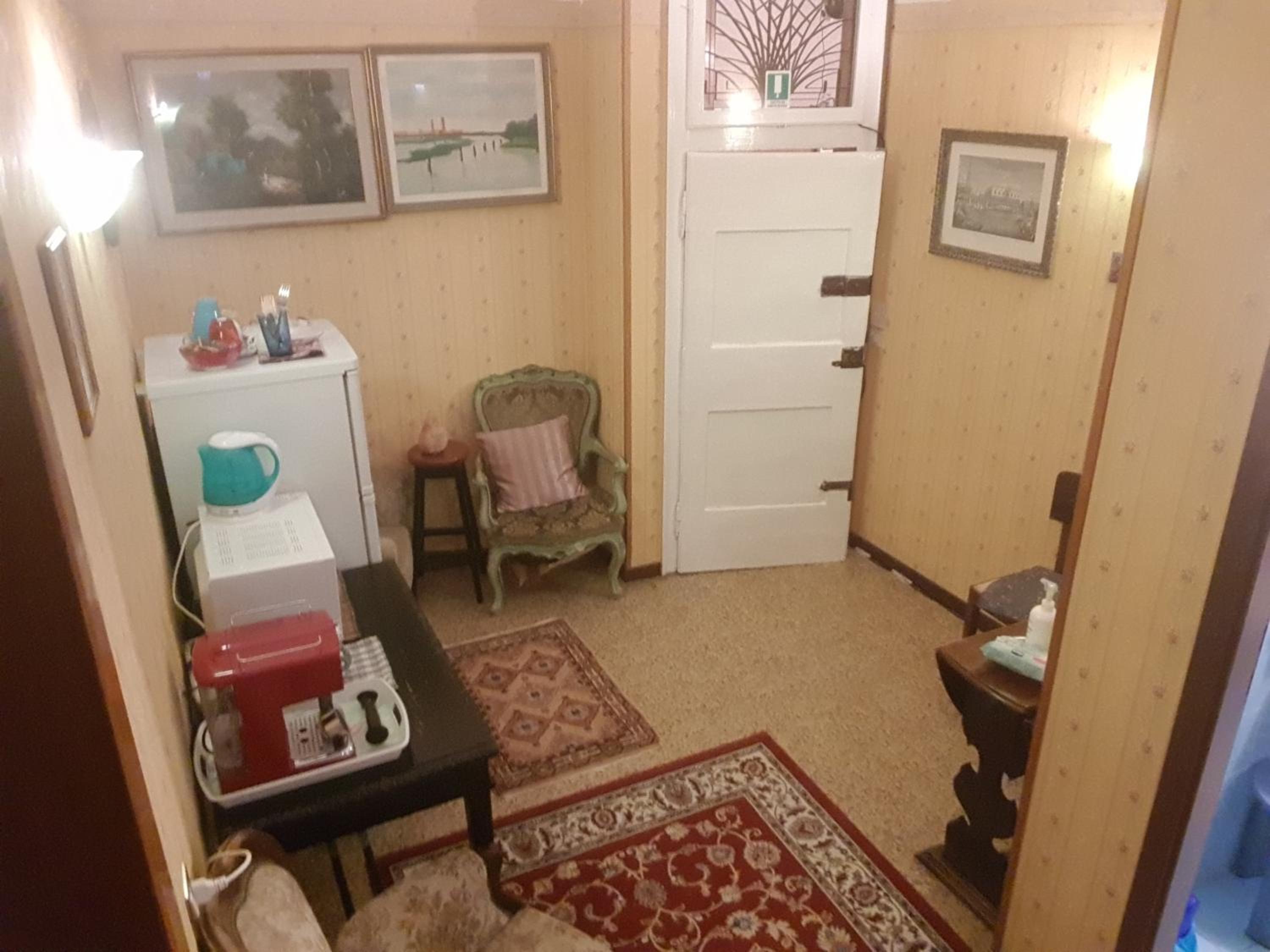 Large Double or Twin Room photo 1