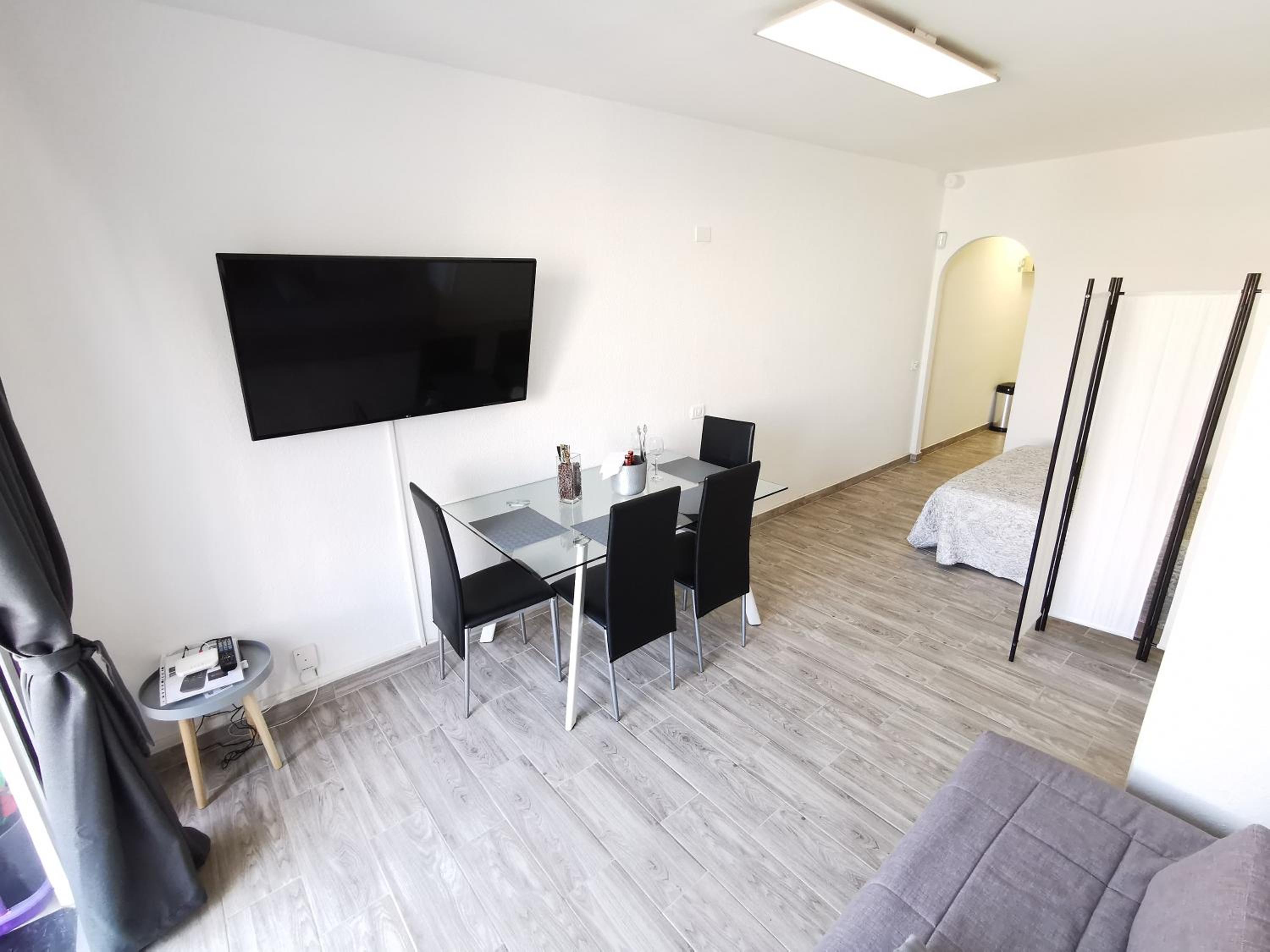 One-Bedroom Apartment - Photo 28