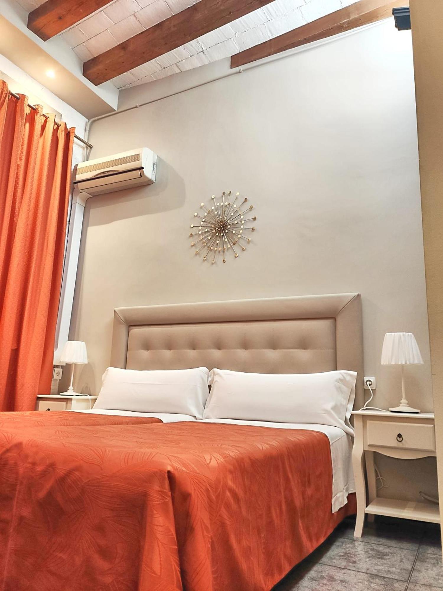 Double or Twin Room with Private Bathroom photo 2