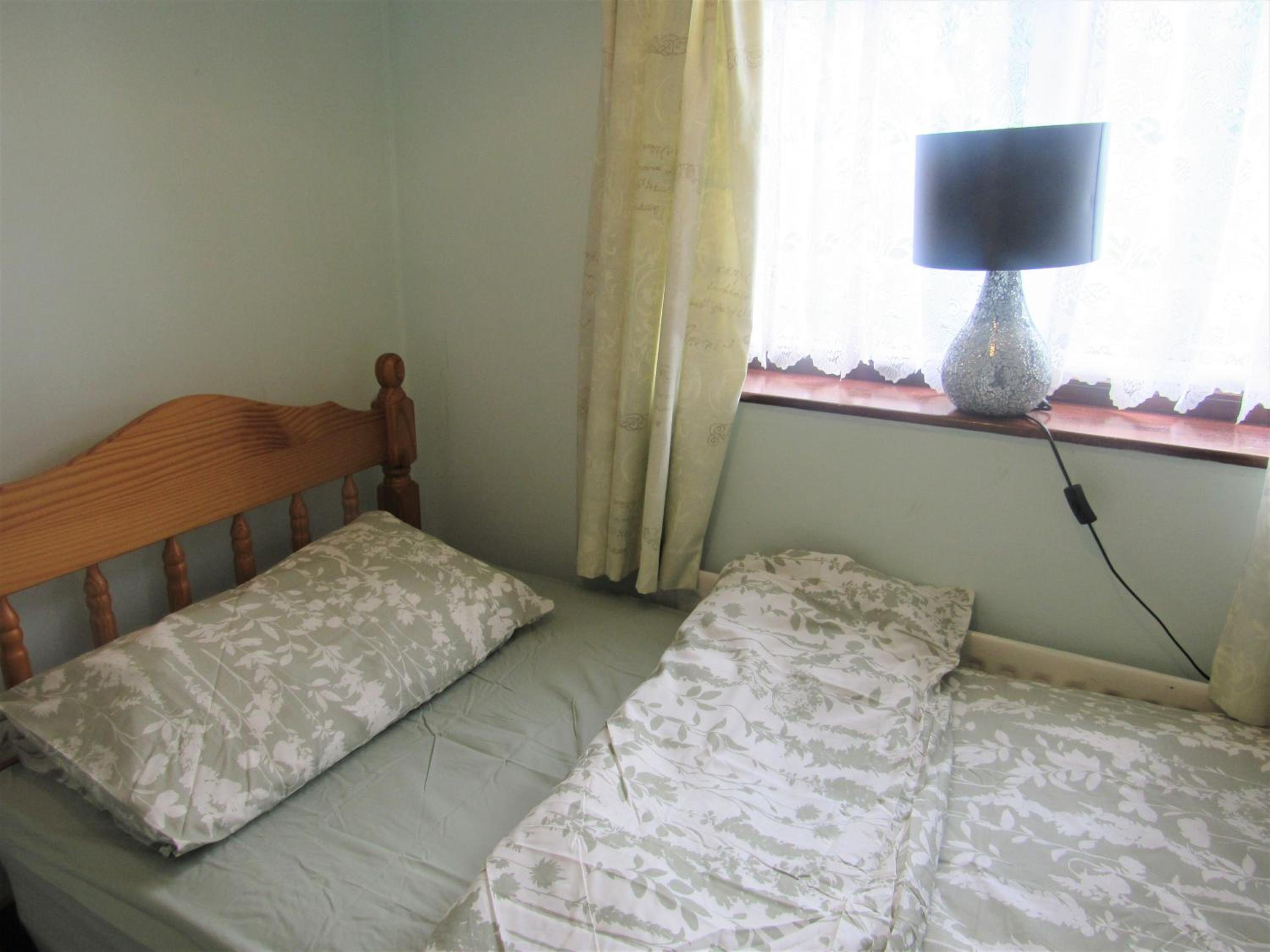 Single Room with Shared Shower and Toilet photo 2