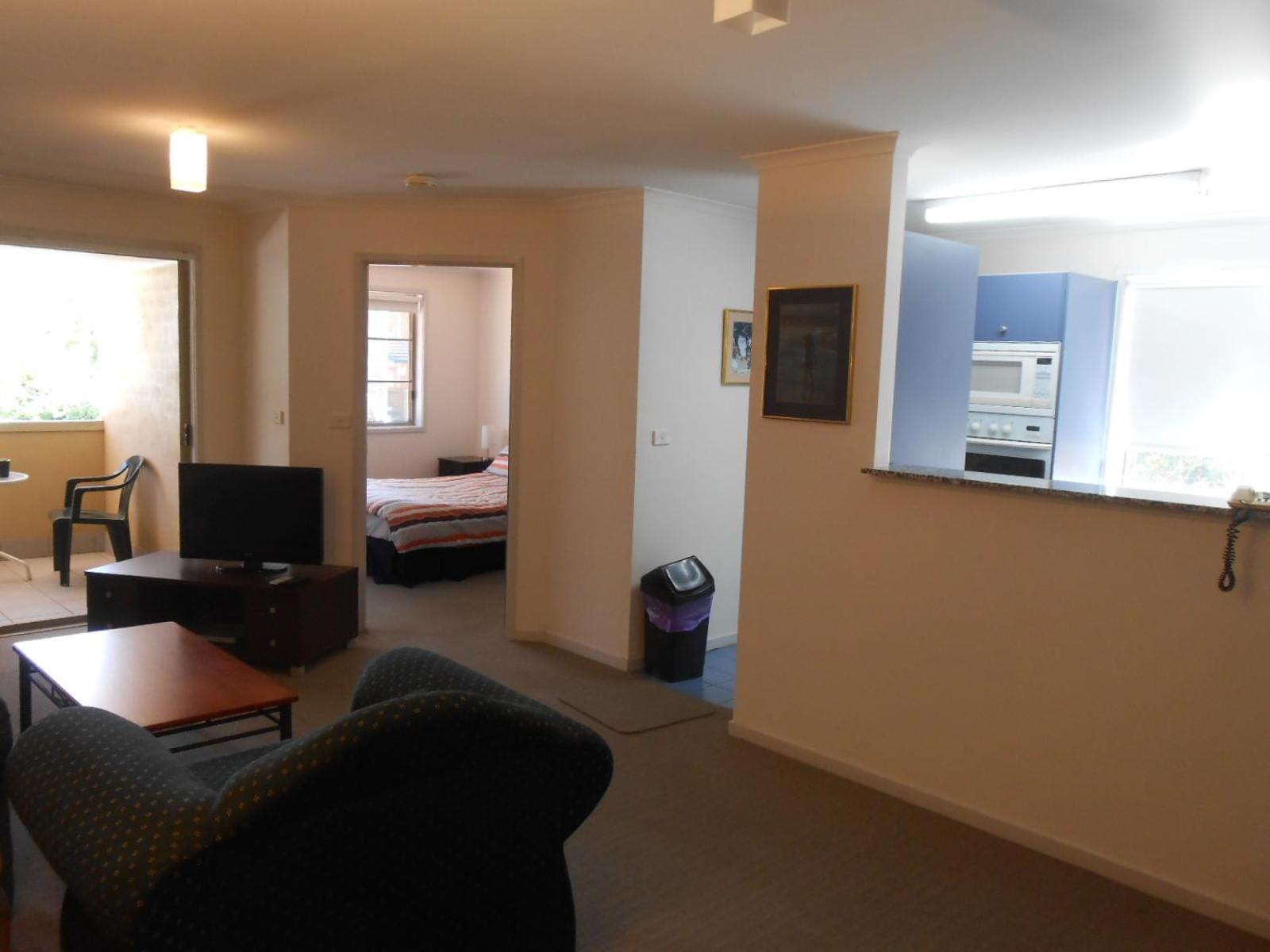 One-Bedroom Apartment photo 1