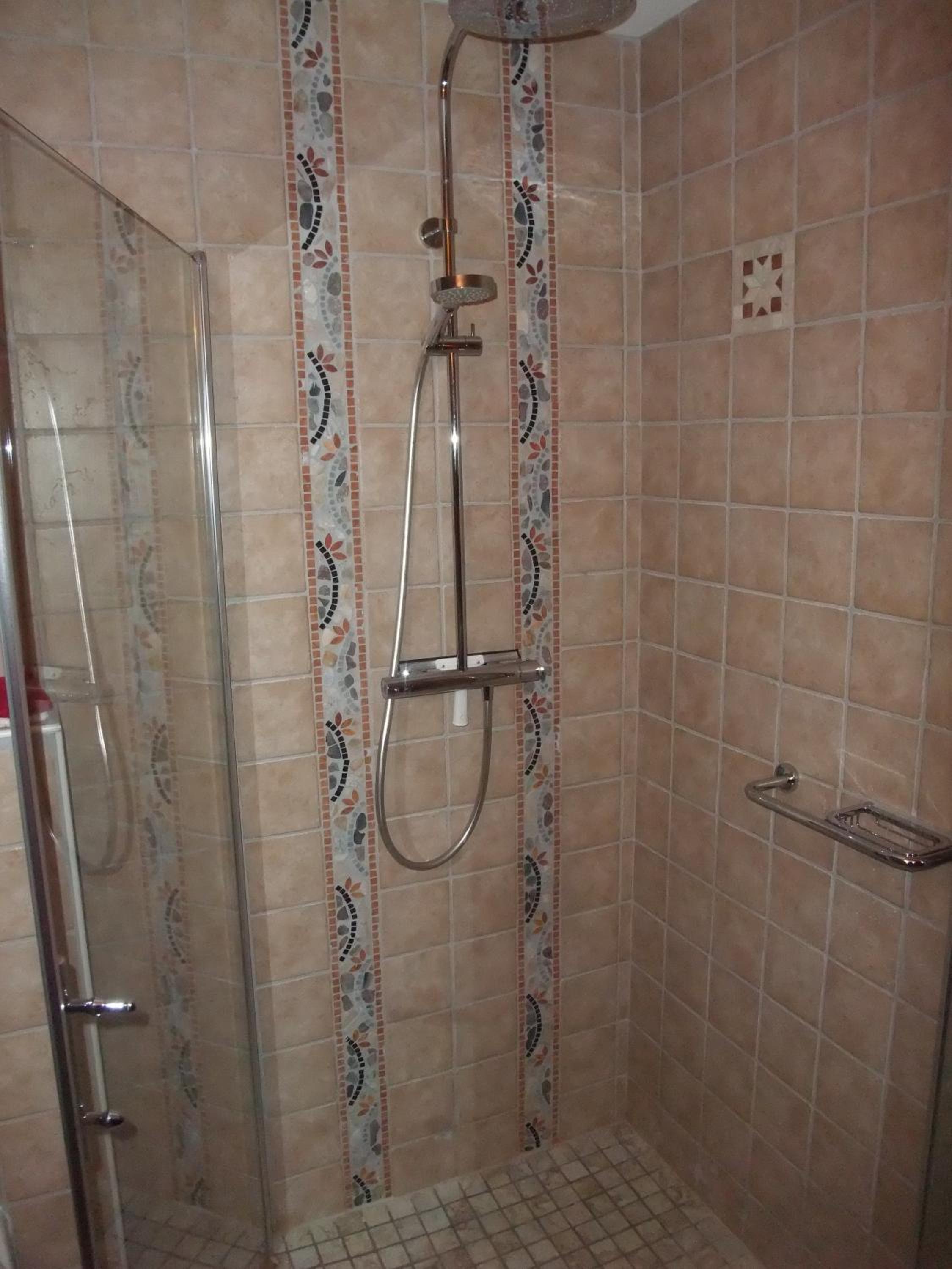Double or Twin Room - Photo 13