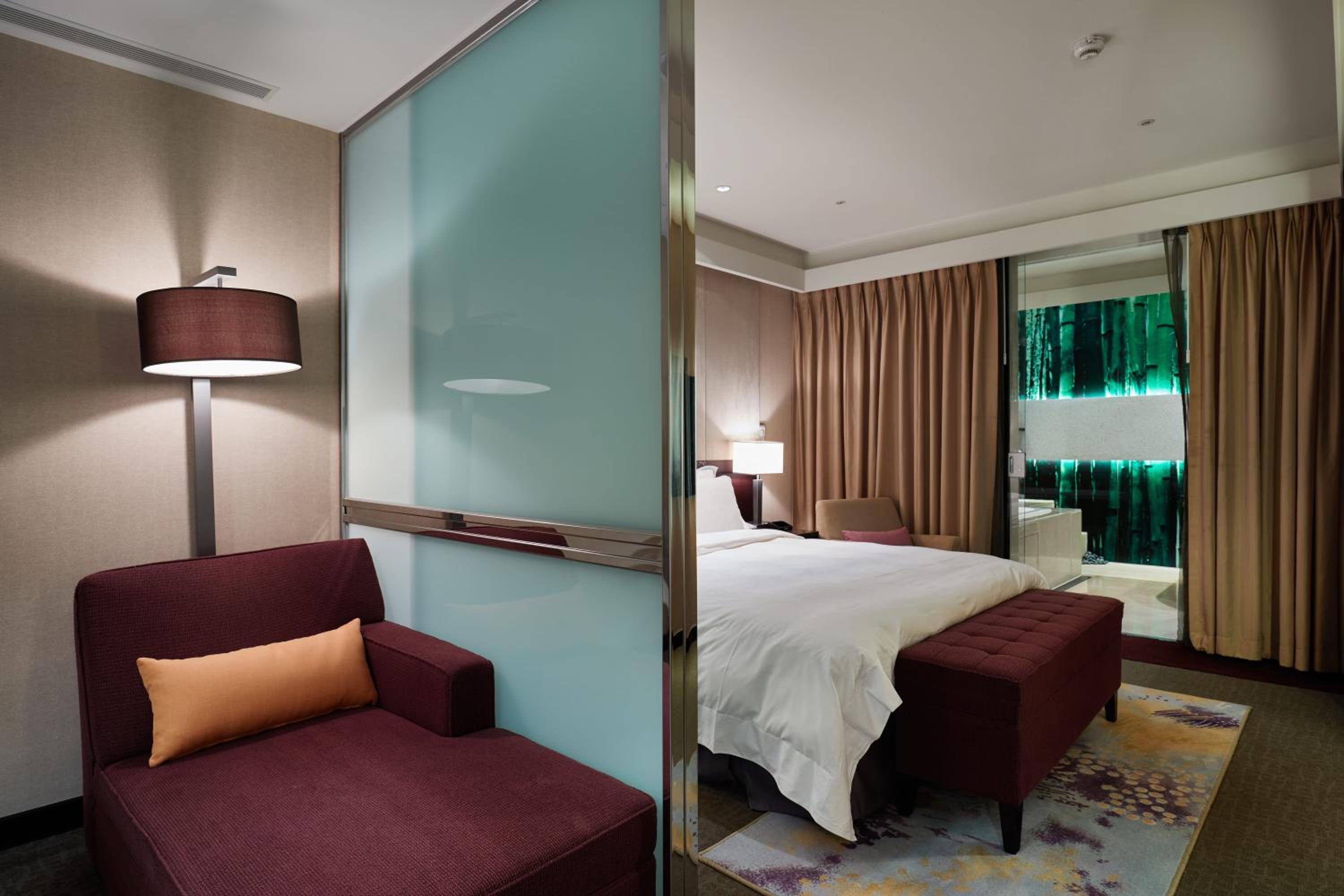 Majesty Suite without Window photo 2
