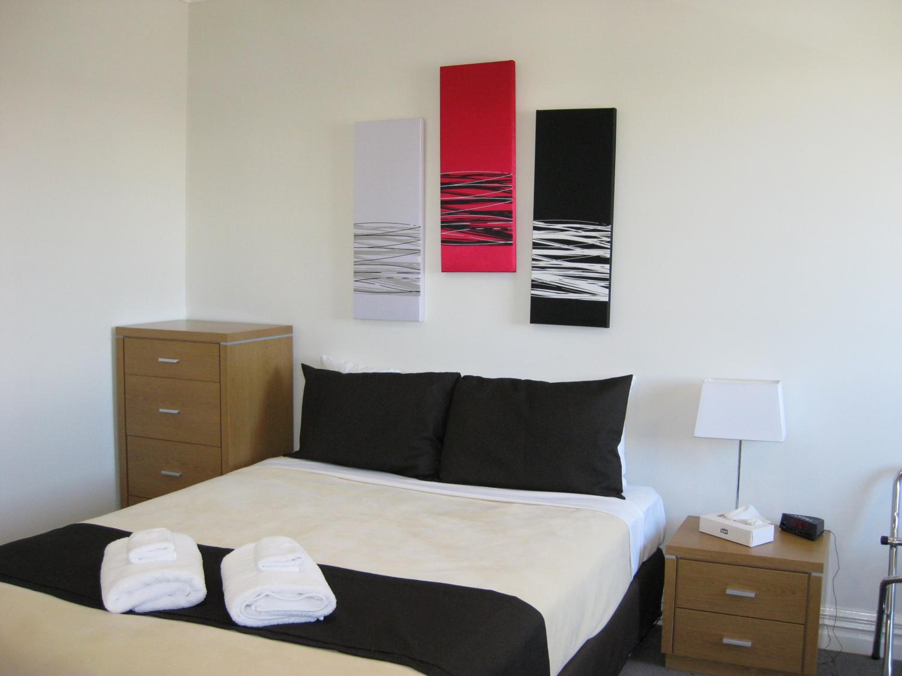 Two-Bedrooms Apartment with Harbor Views