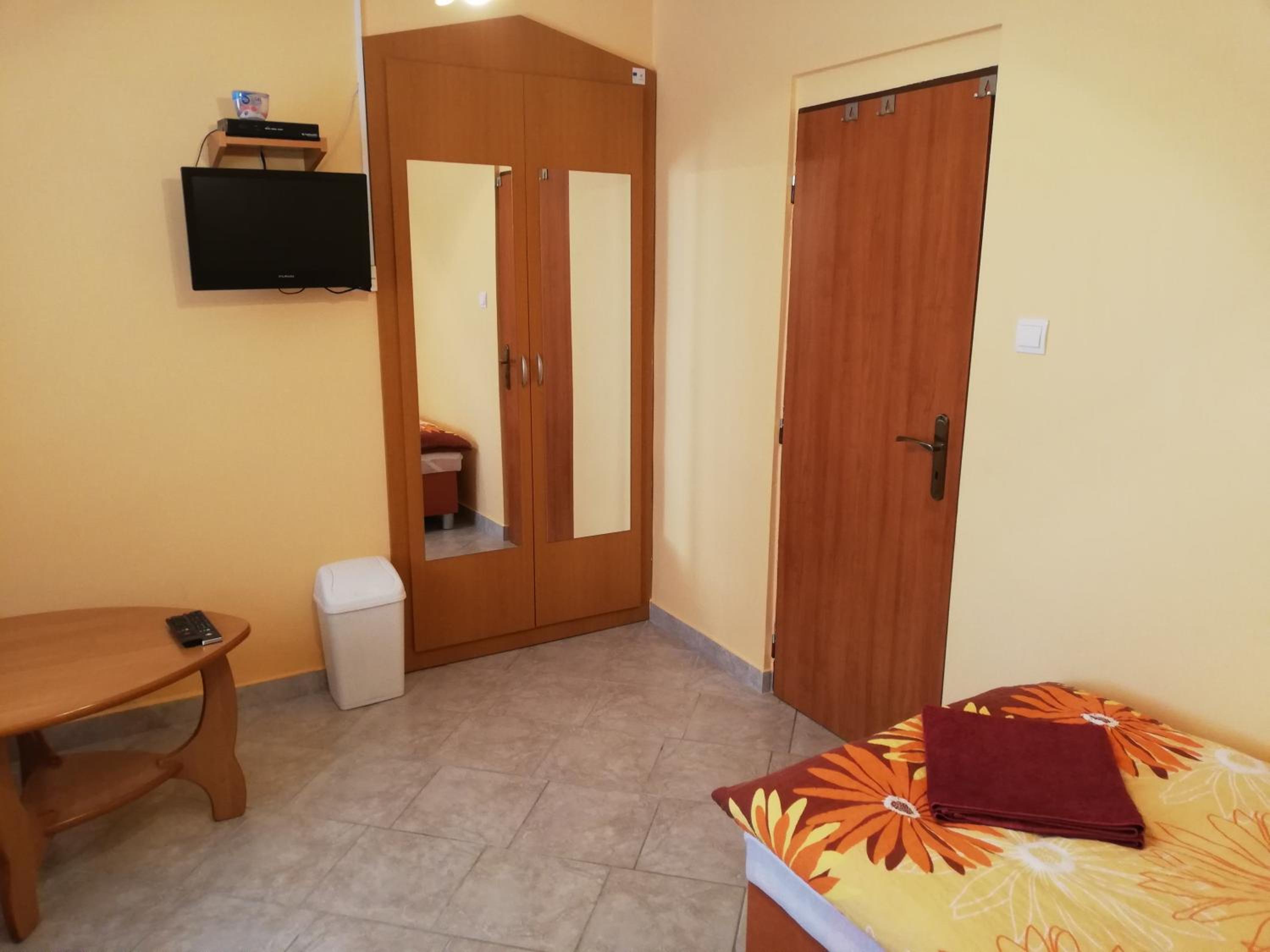 Standard Twin Room photo 3