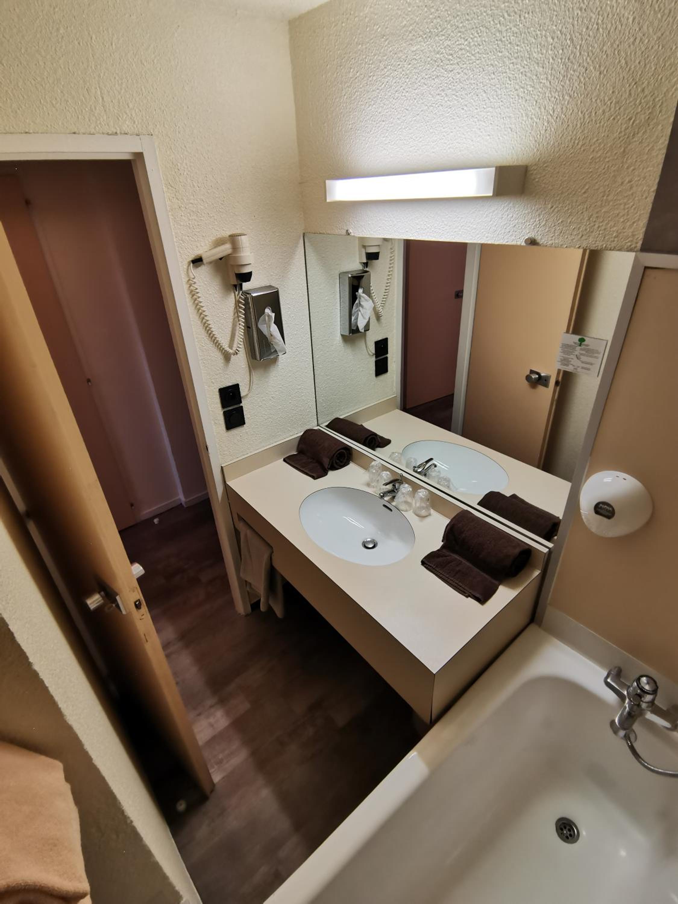 Quadruple Room - Photo 4