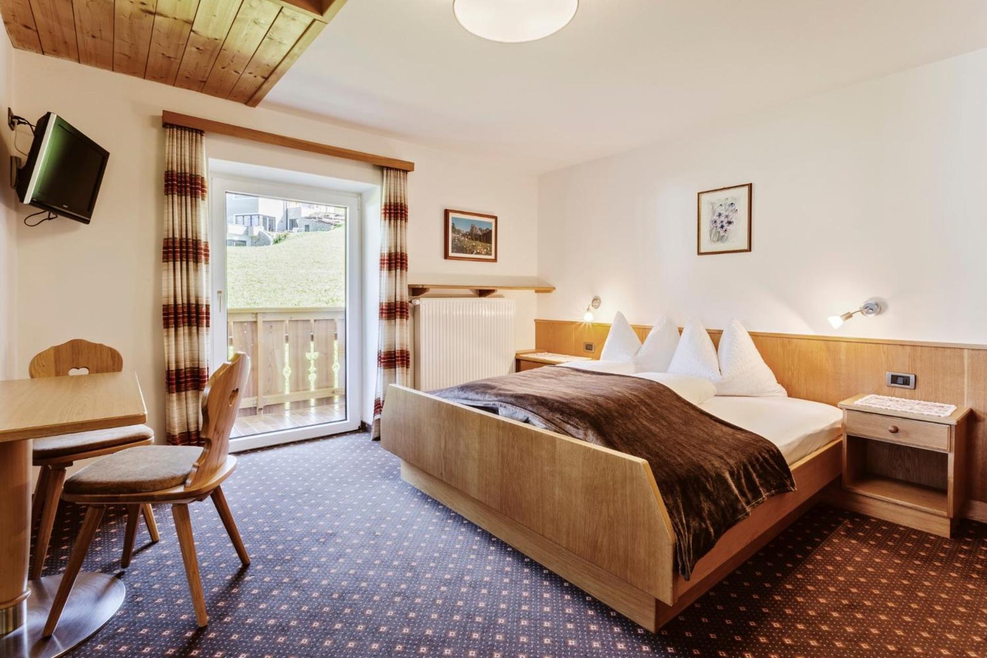 Basic Triple Room photo 2