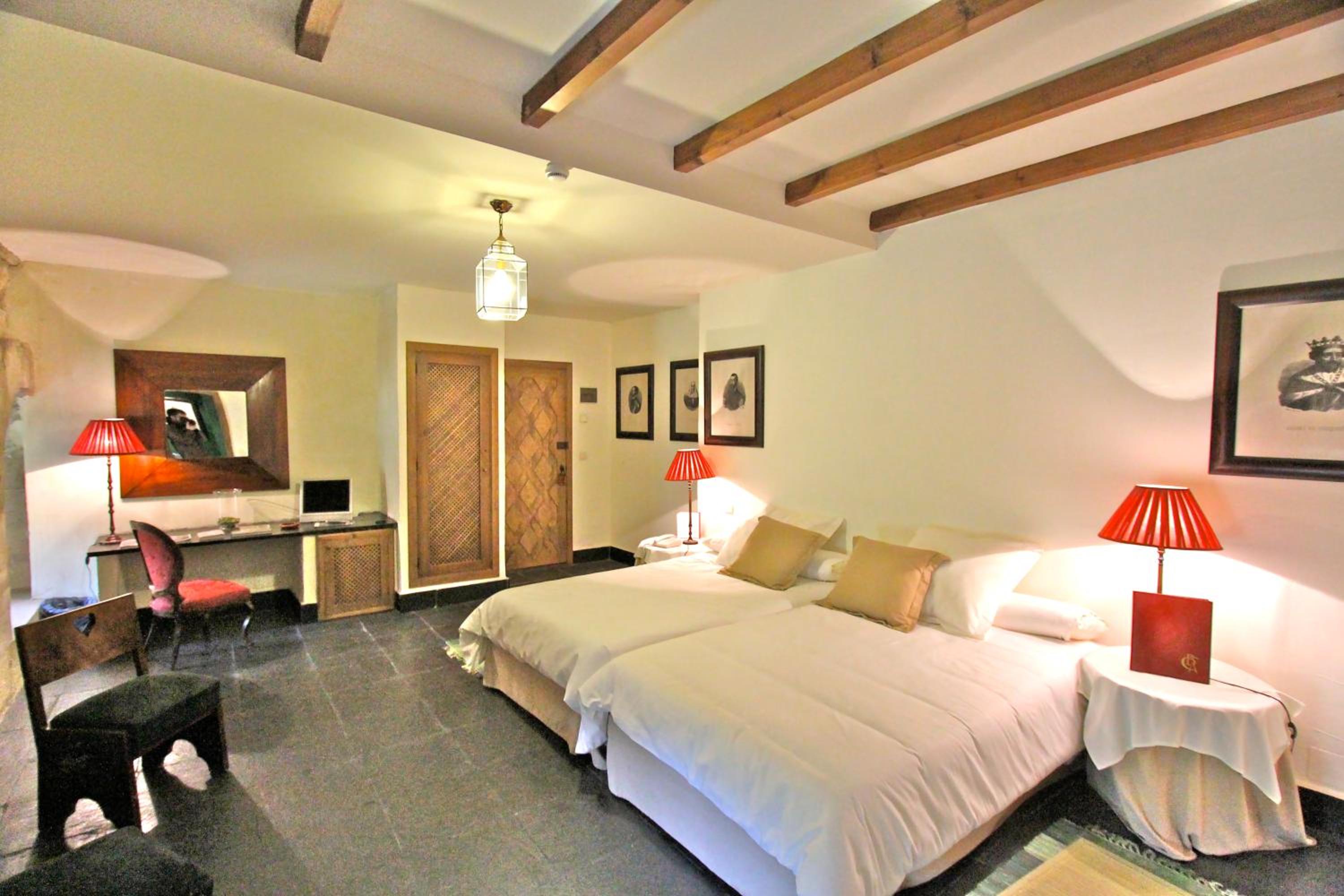 Standard Double or Twin Room photo 3