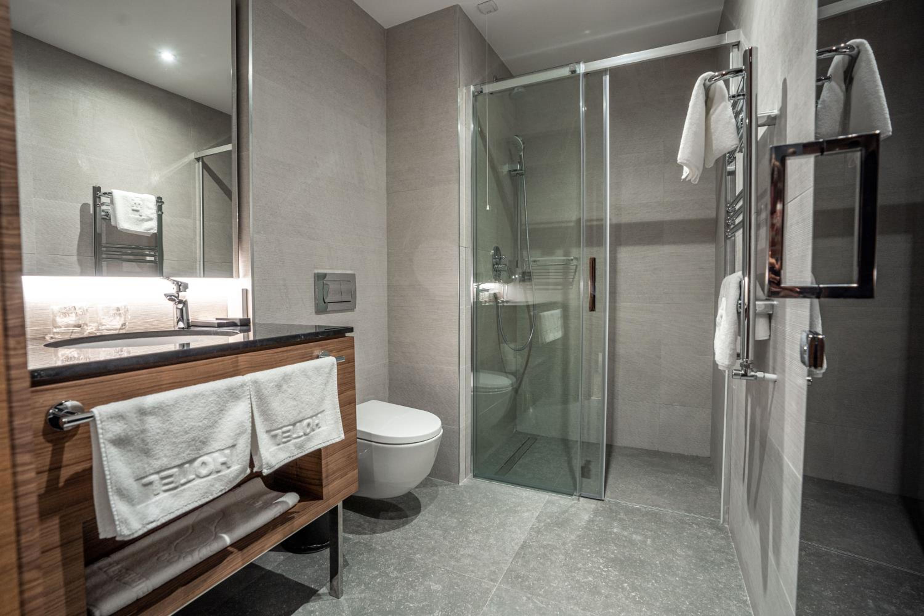 Deluxe Double or Twin Room - Photo 2