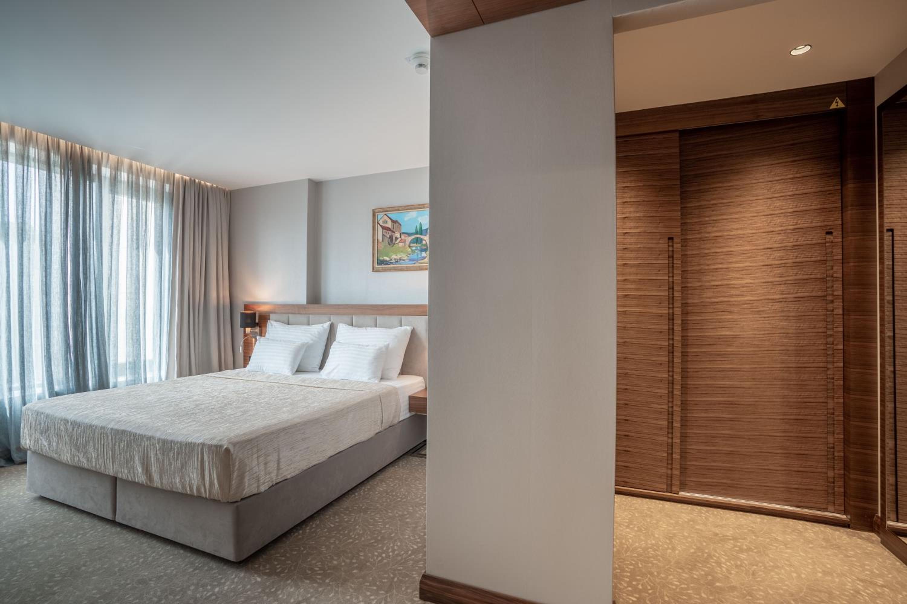 Deluxe Double or Twin Room - Photo 1