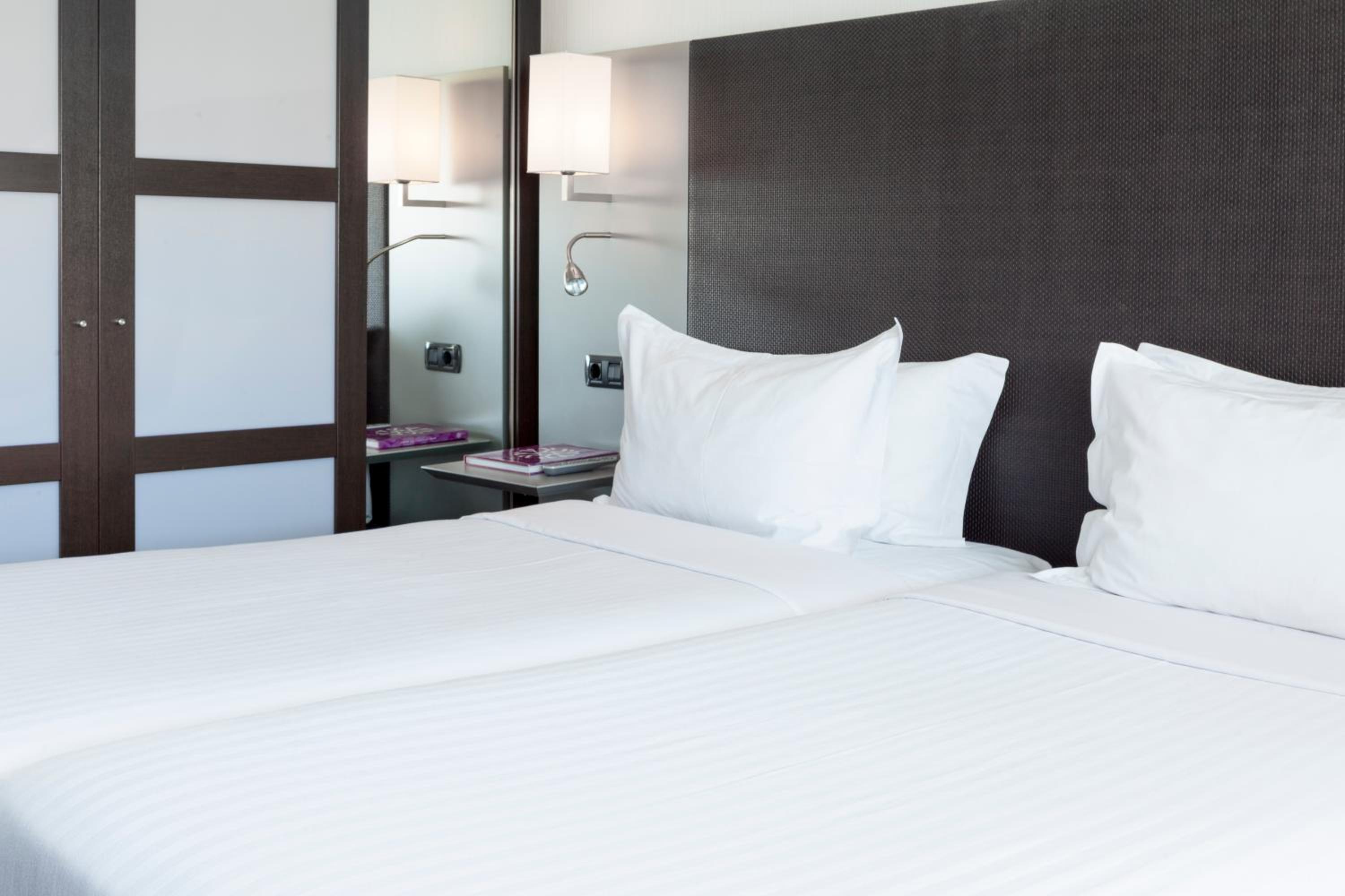 Double or Twin Room - Photo 13
