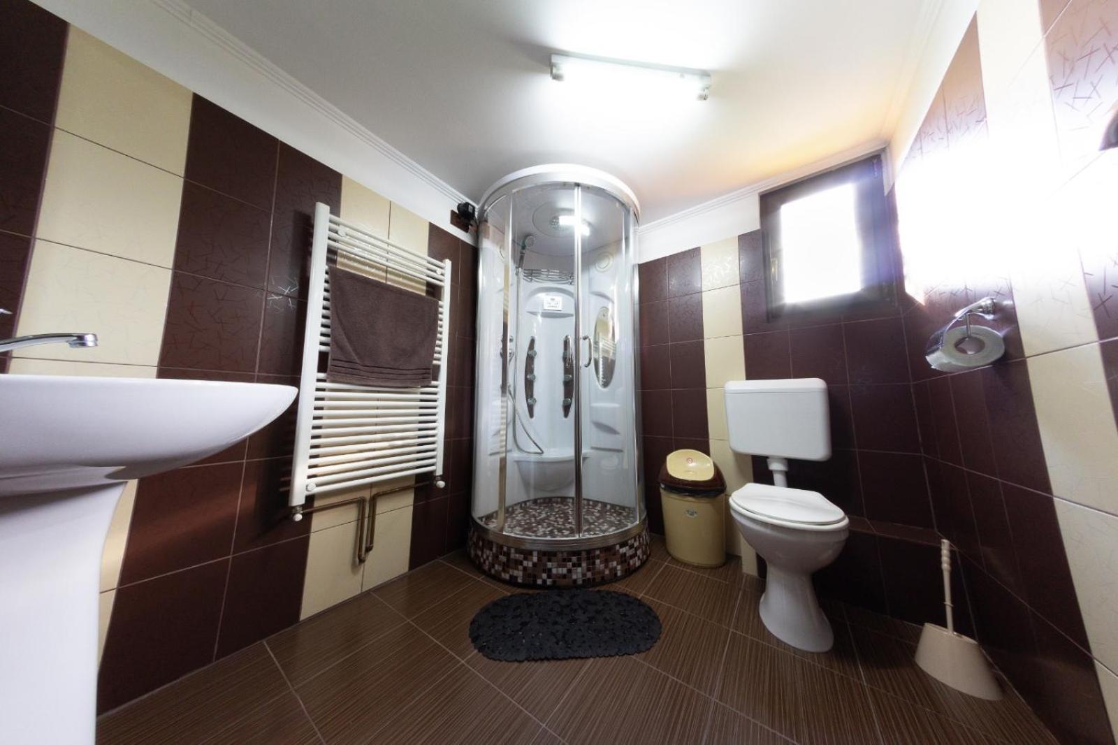 Double Room with Private Bathroom photo 2