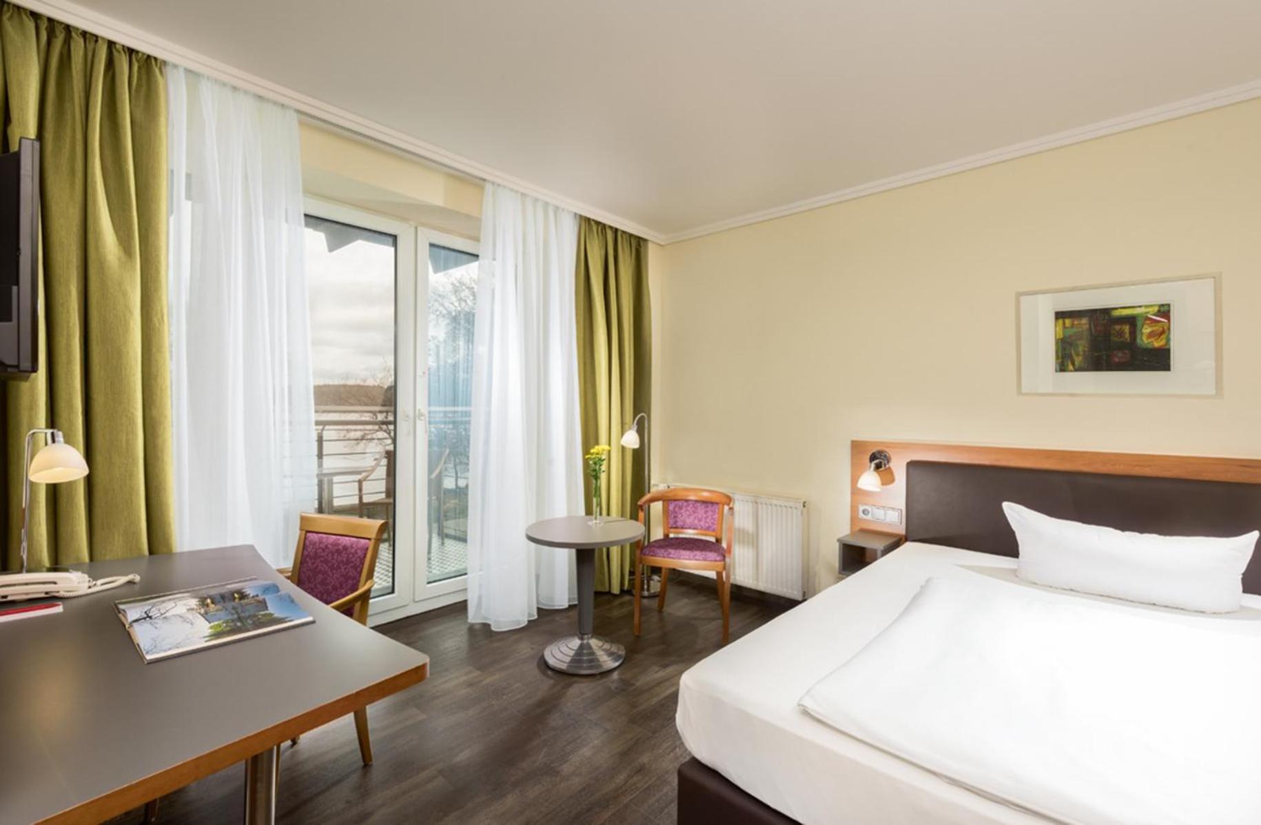 Standard Plus Room with Balcony - Photo 6