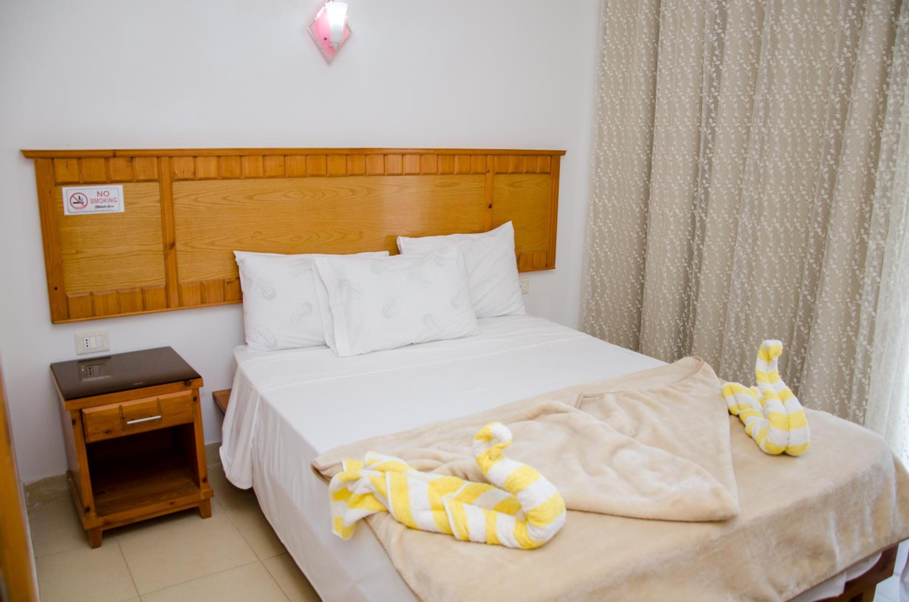 Double Room with Balcony - Photo 5