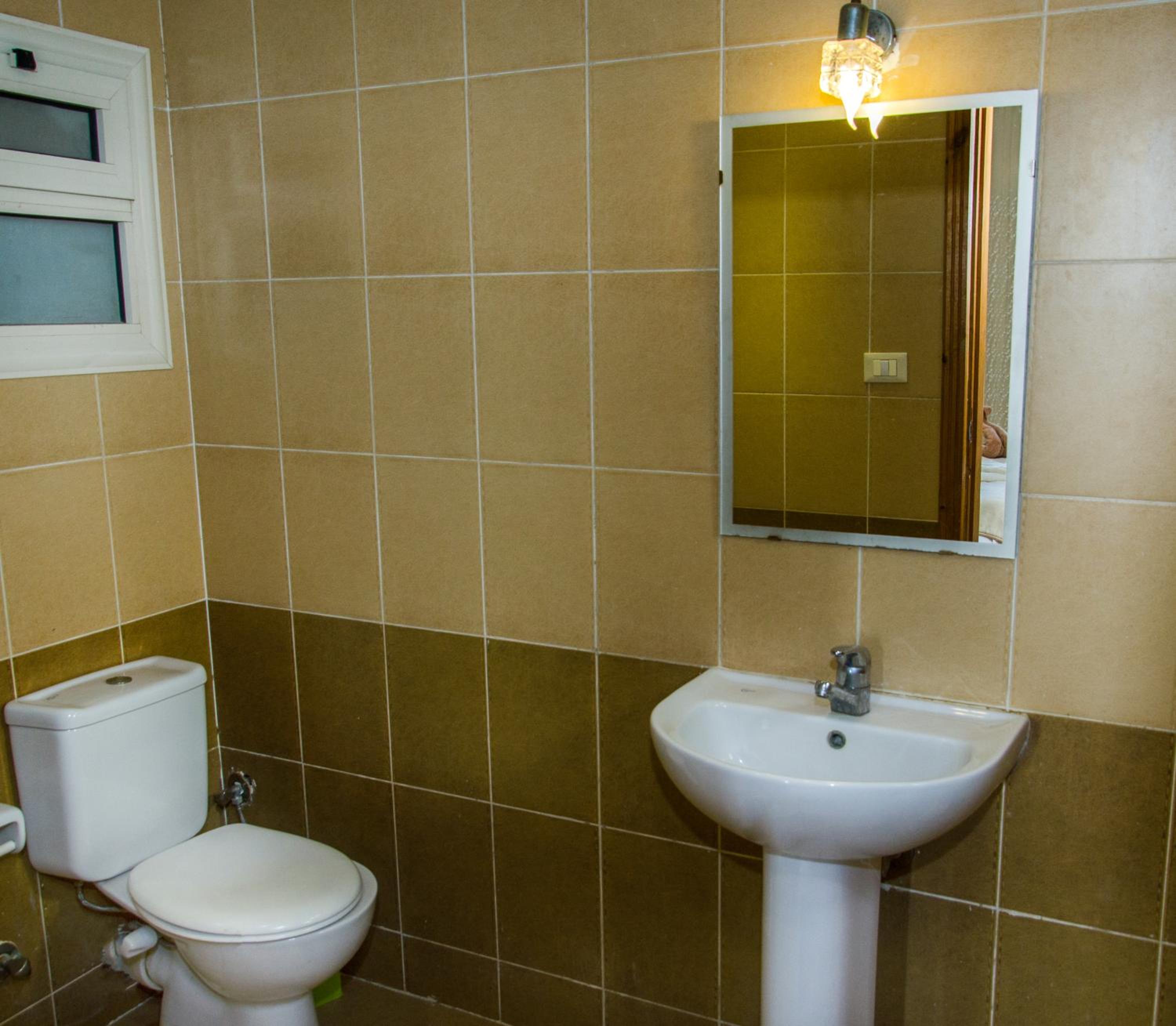 Double Room with Balcony - Photo 7