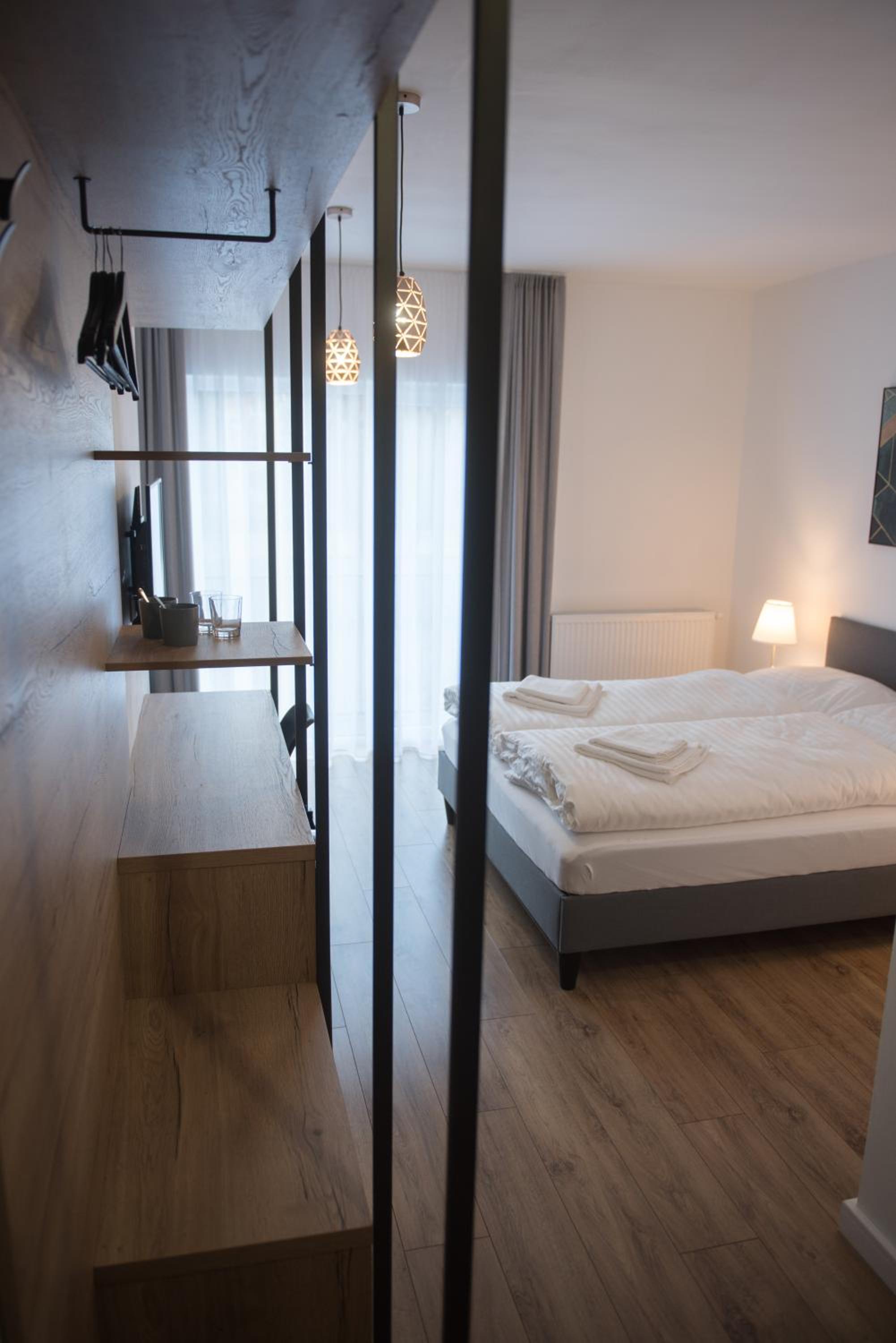 Double Room with Extra Bed - Photo 14