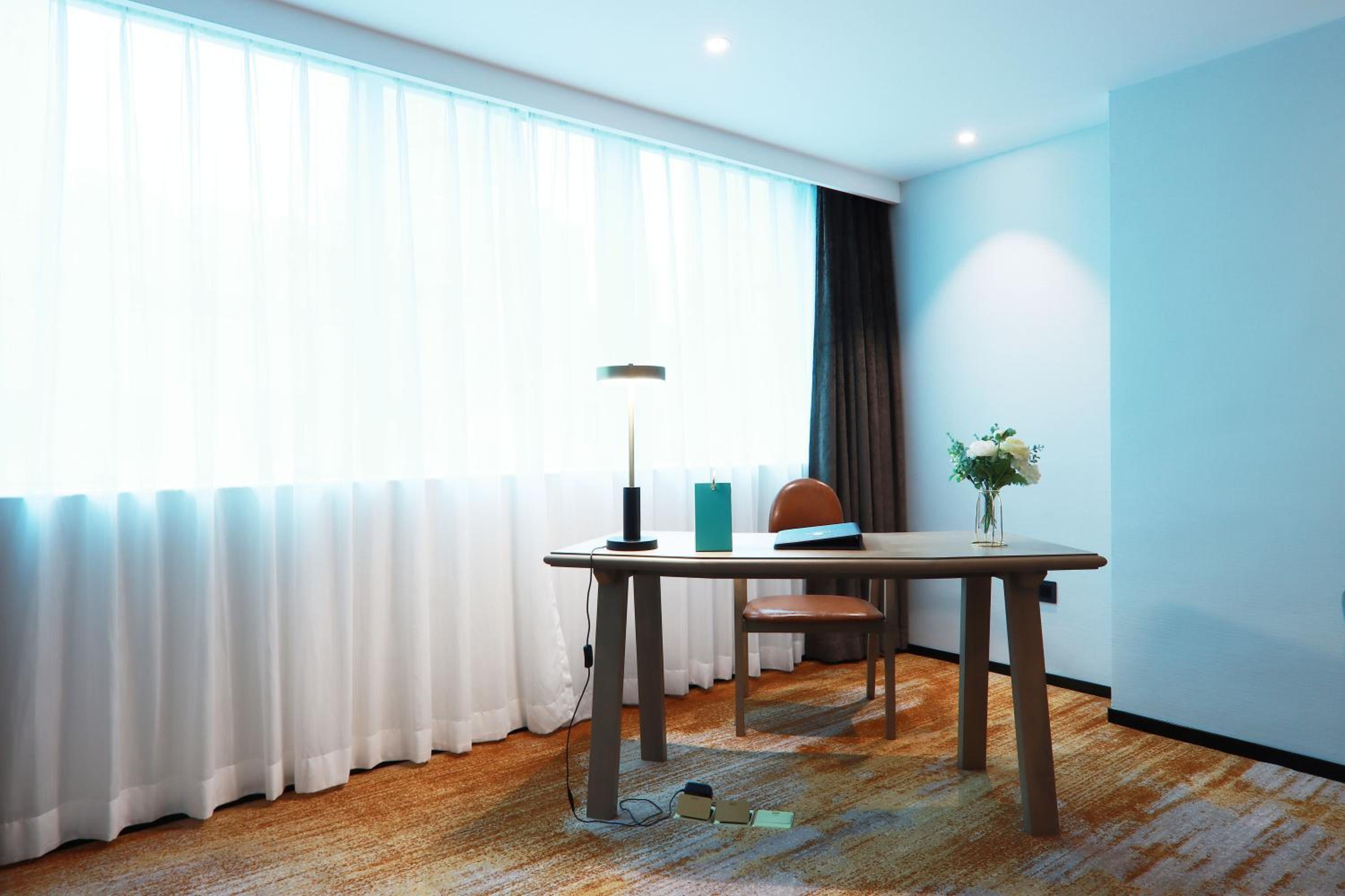 Executive Deluxe Suite