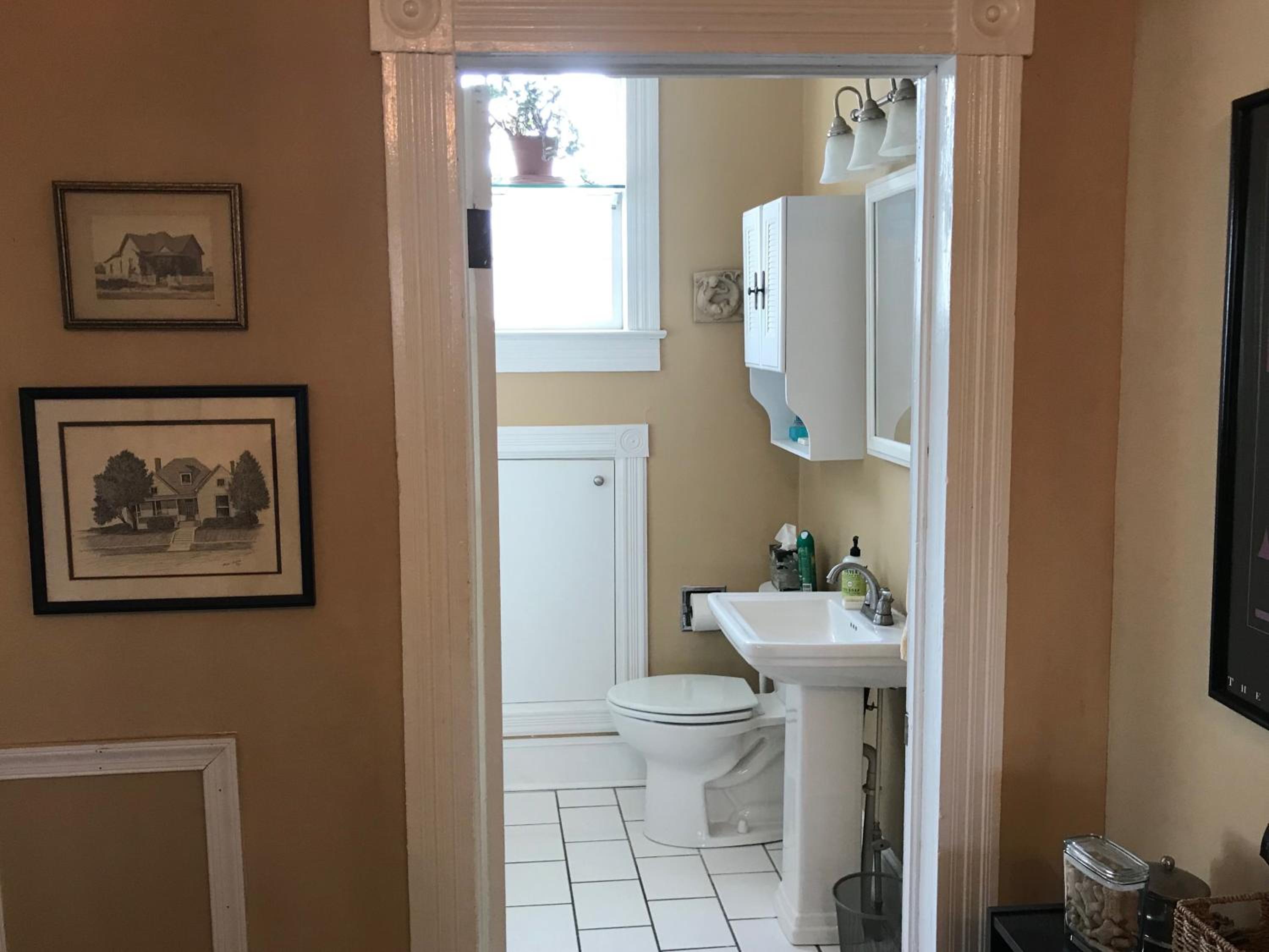 Double Room with Shared Bathroom photo 3