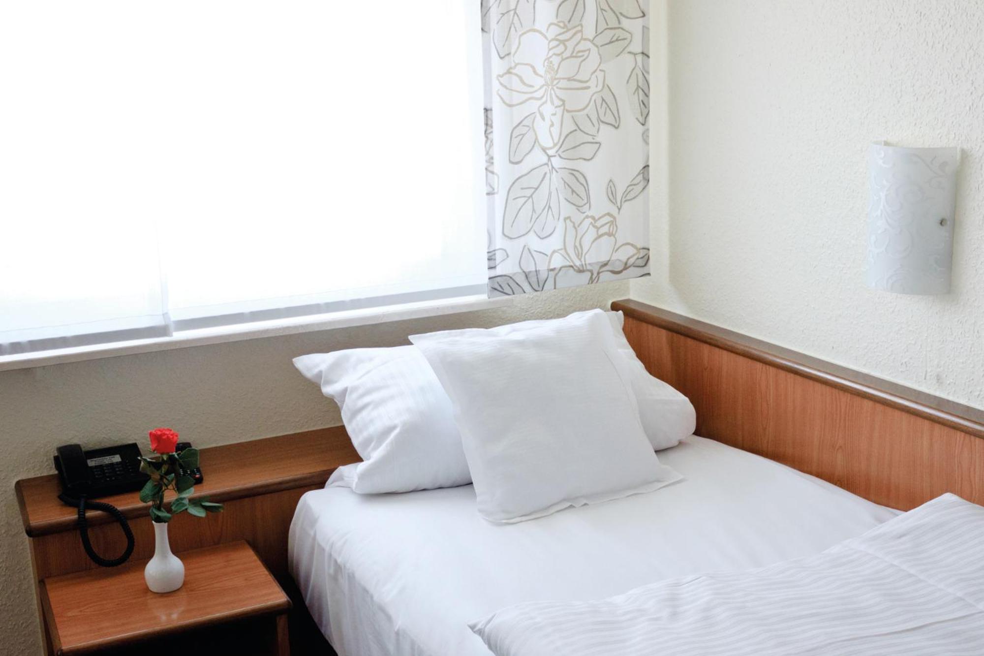 Single Room photo 3