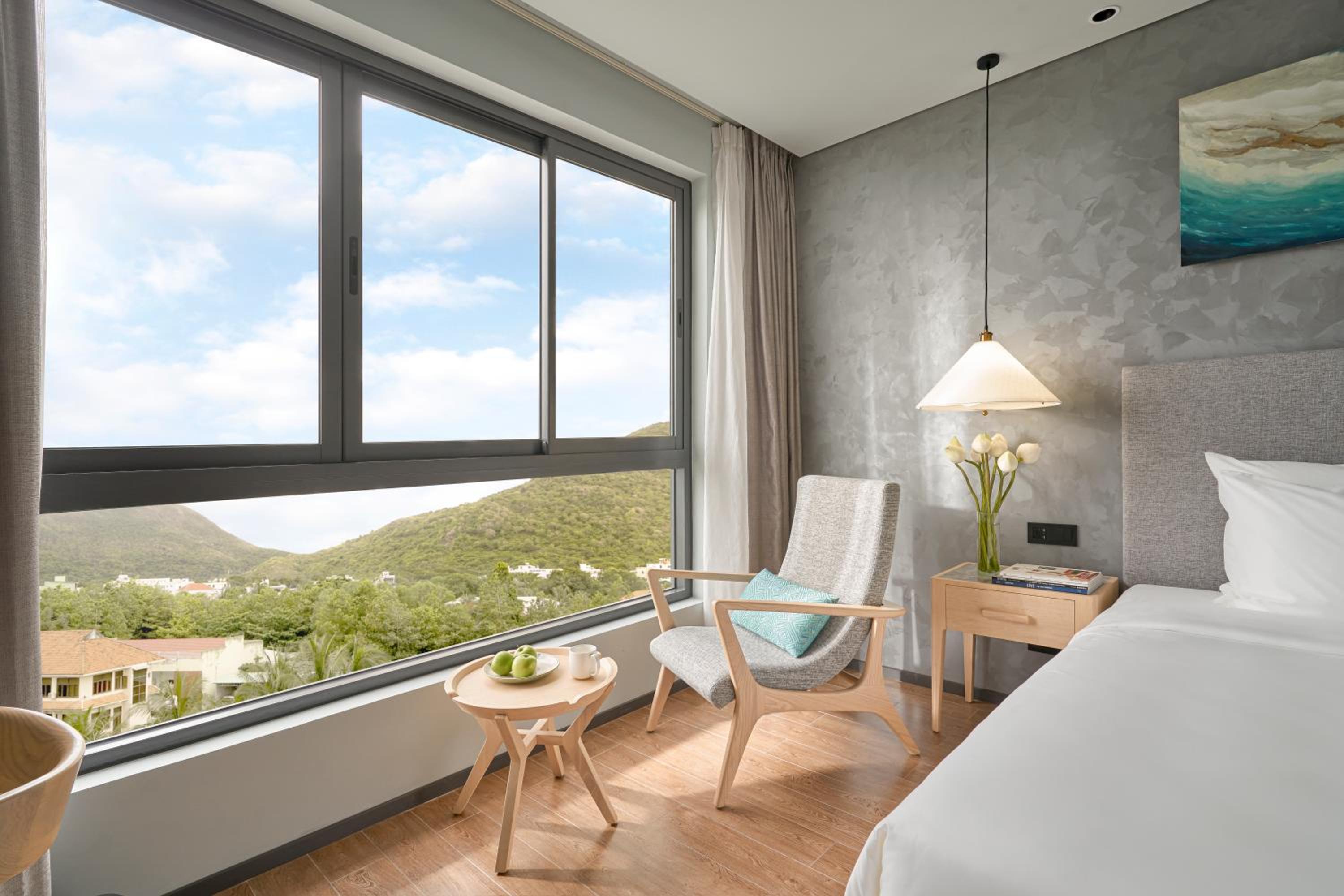Deluxe Double Room with City View (Include Welcome drink & Airport shuttle bus) - Photo 2