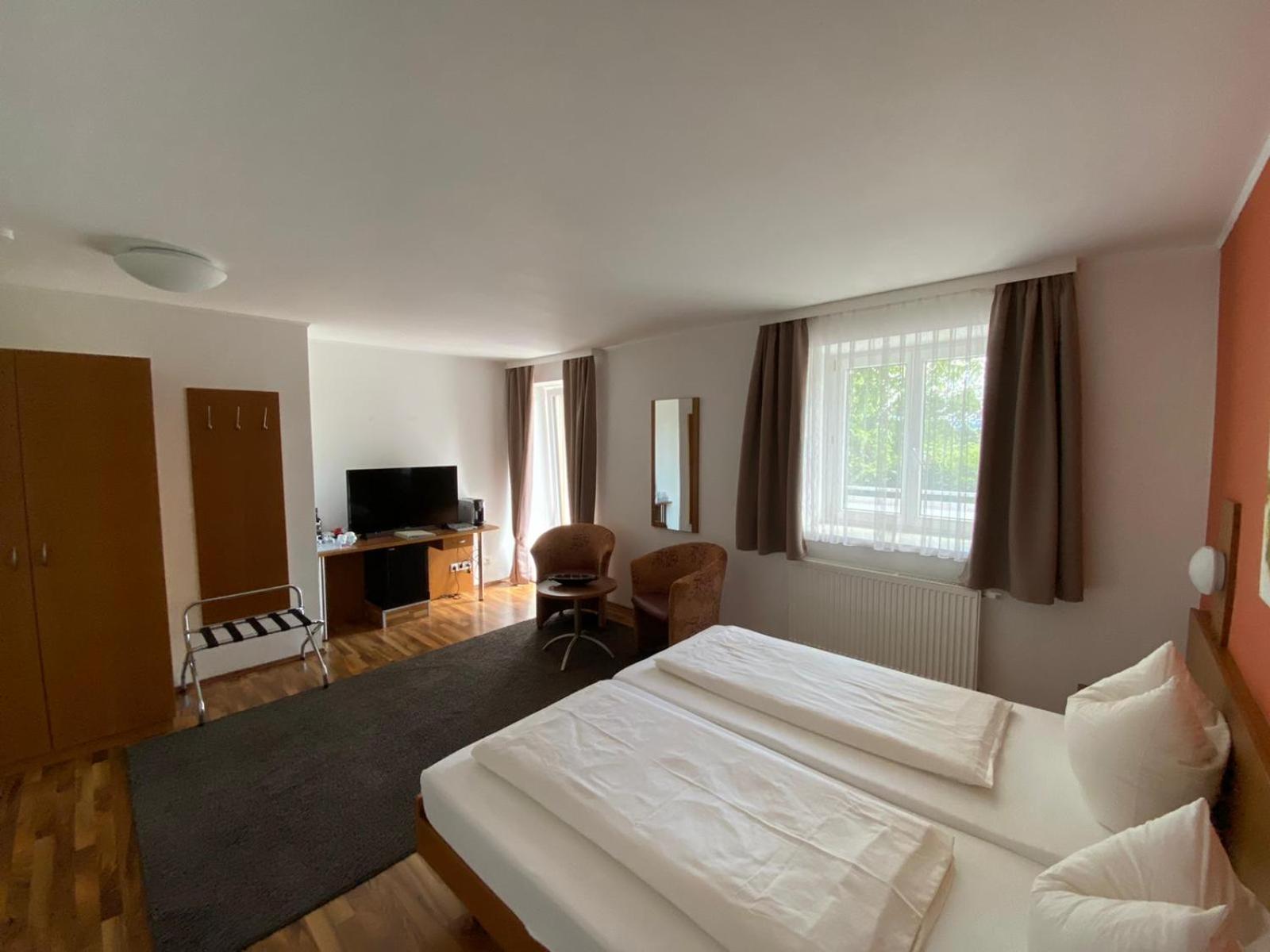 Superior Double Room with Balcony - Photo 7