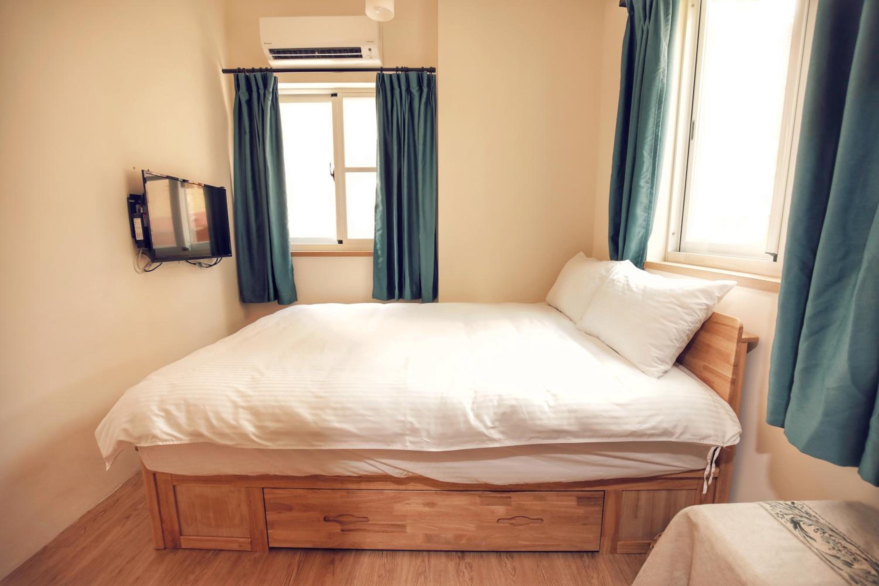 Economy Double Room photo 2